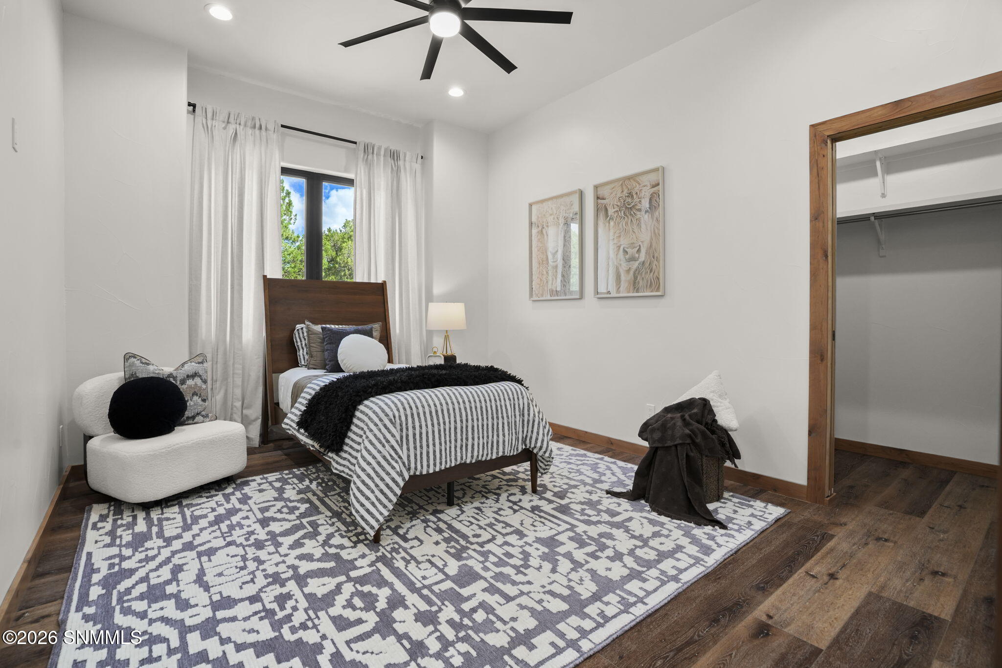 208-Deer-Park-Bedroom1.jpg