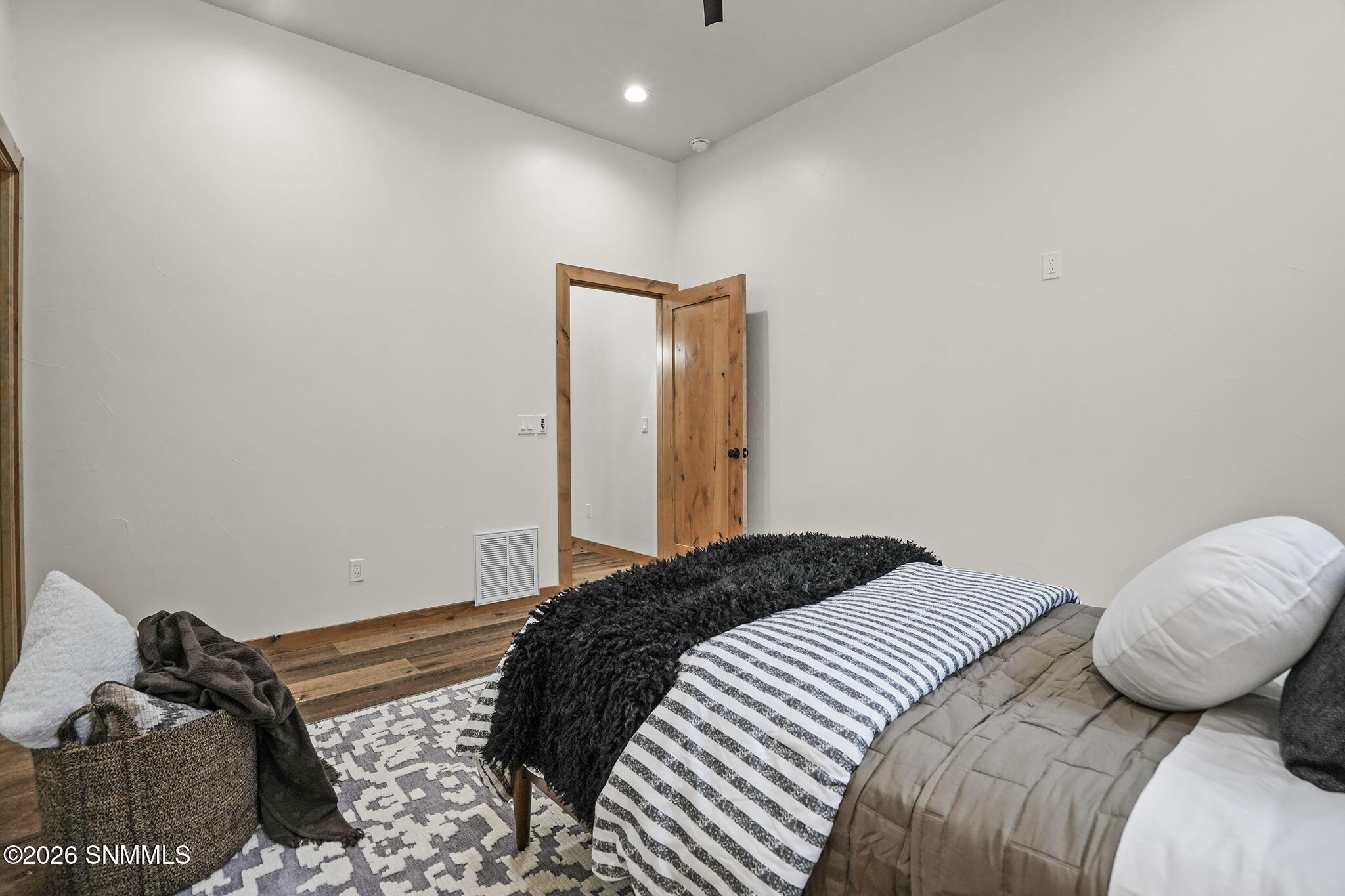 208-Deer-Park-Bedroom1.jpg