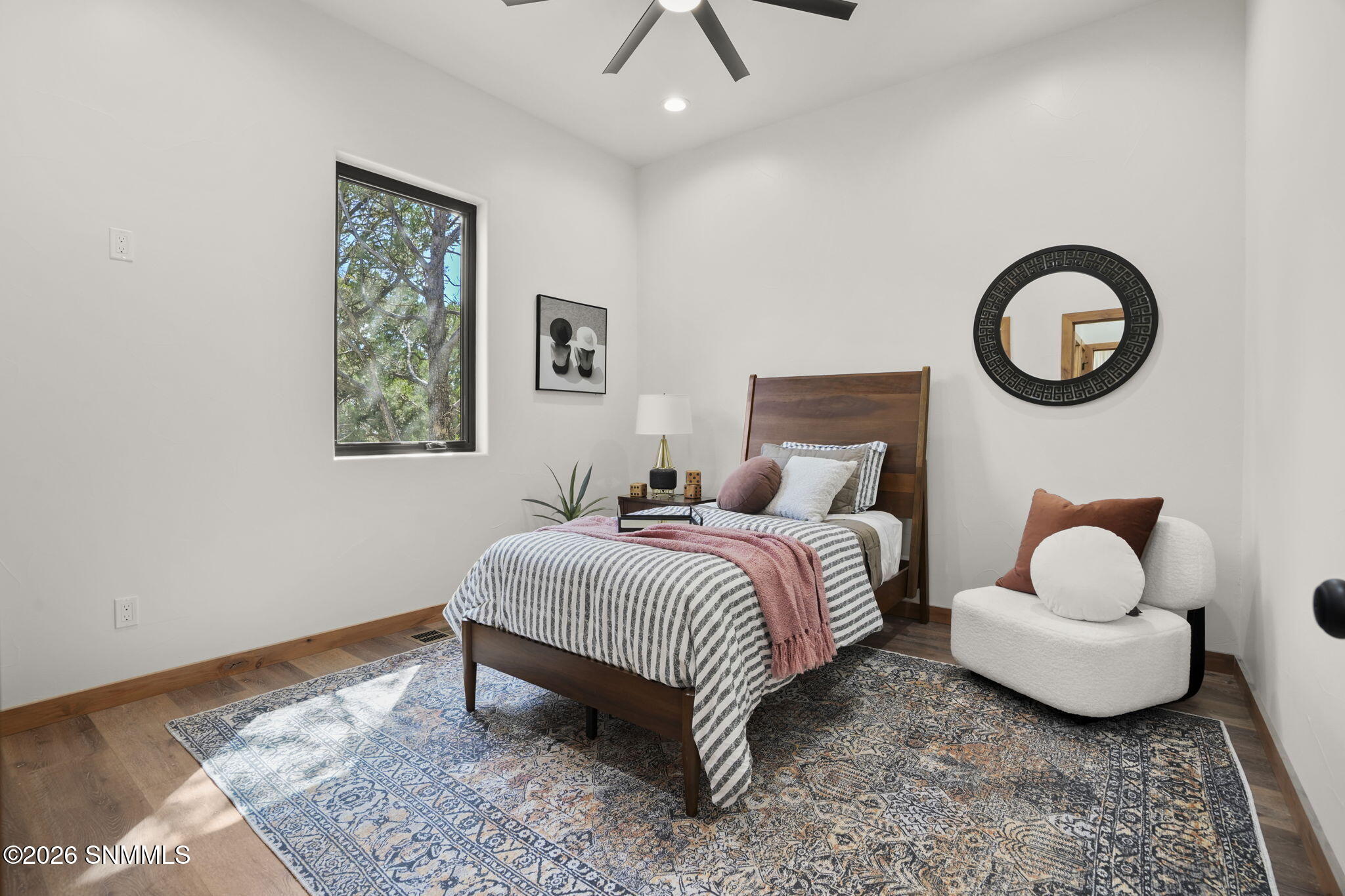 208-Deer-Park-Bedroom2.jpg