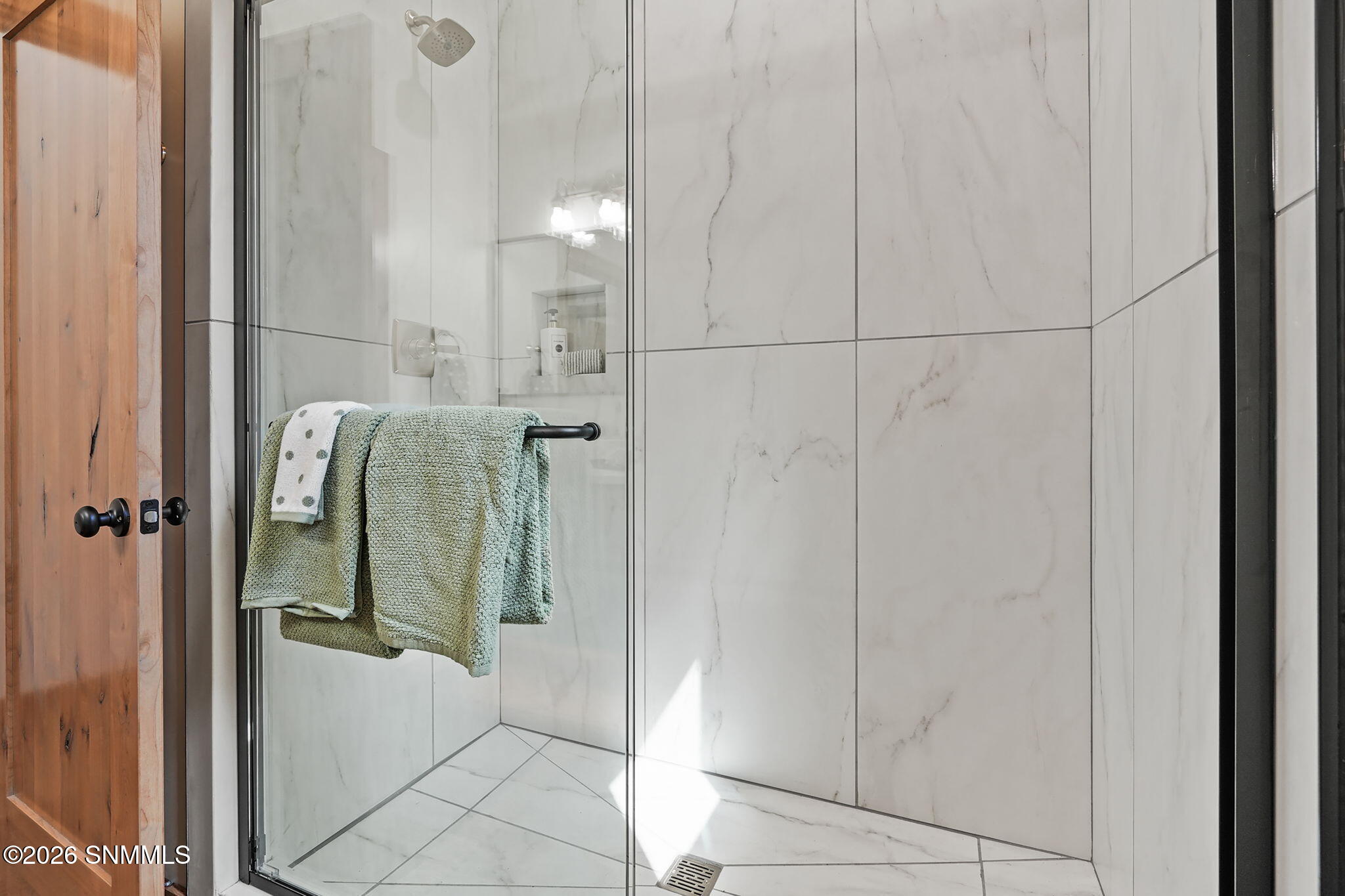 208-Deer-Park-Shower.jpg