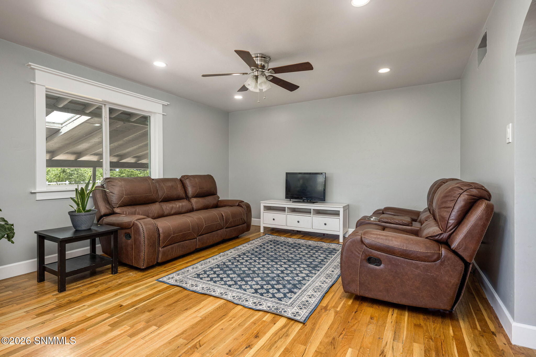 8-web-or-mls-Snappin Homes (Carver680)-8