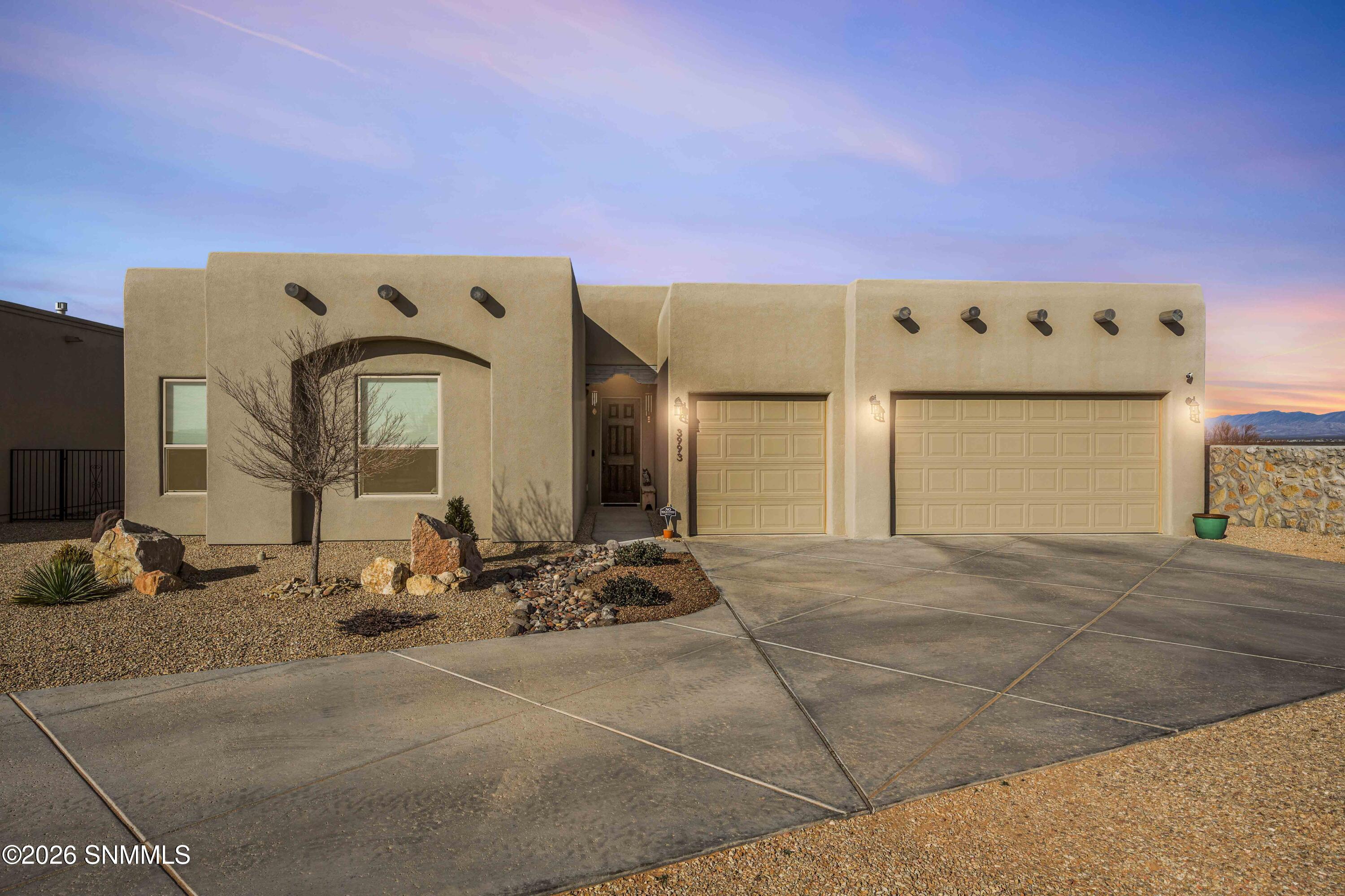 Snappin Homes (RoyalView3993)-56