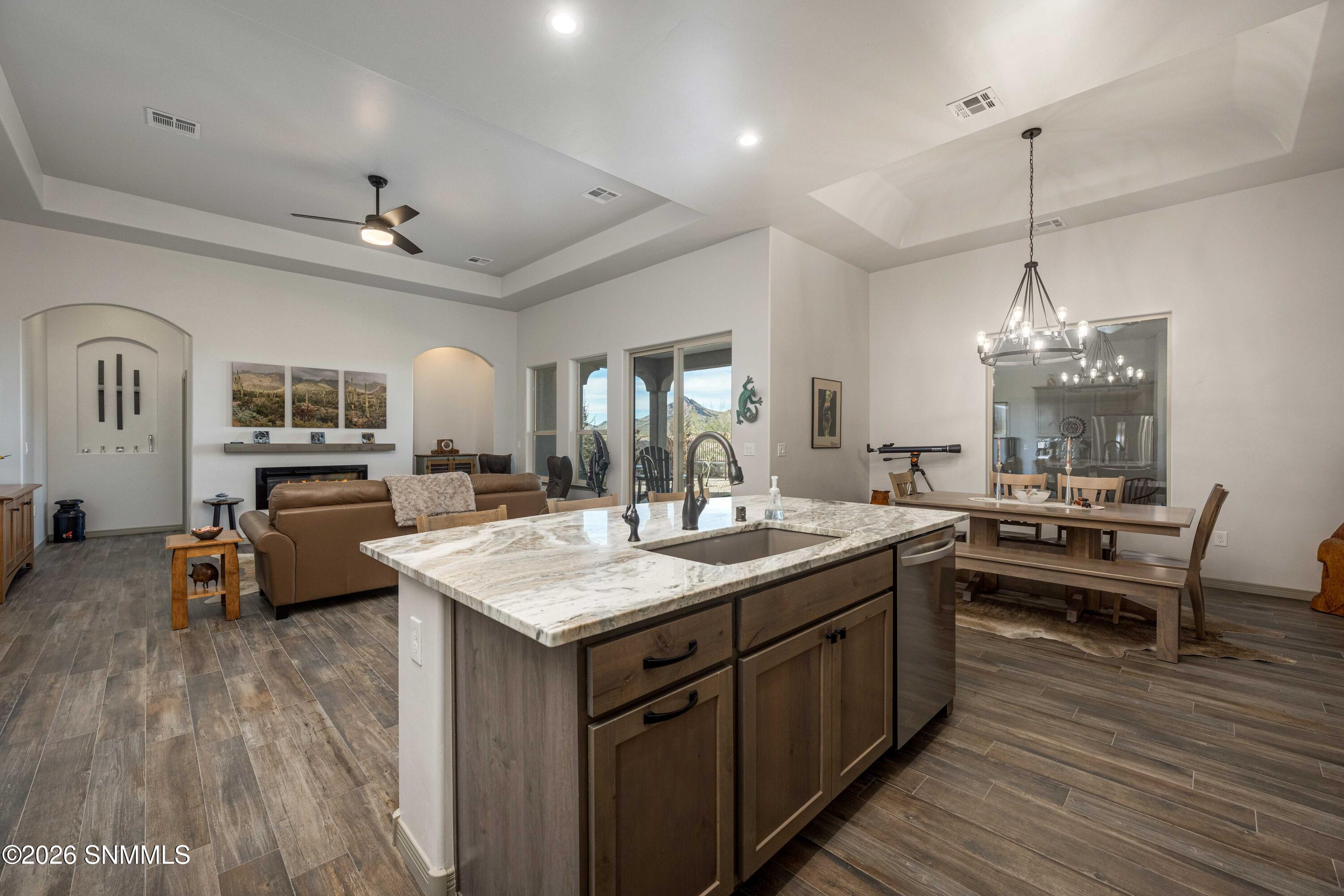 Snappin Homes (RoyalView3993)-18