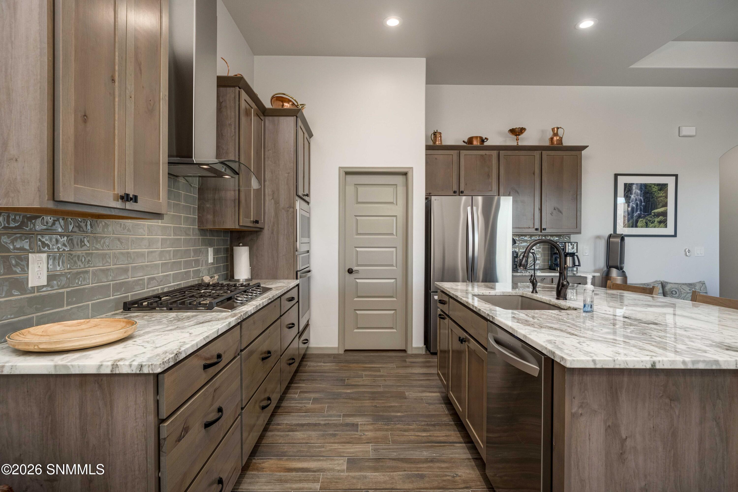Snappin Homes (RoyalView3993)-15