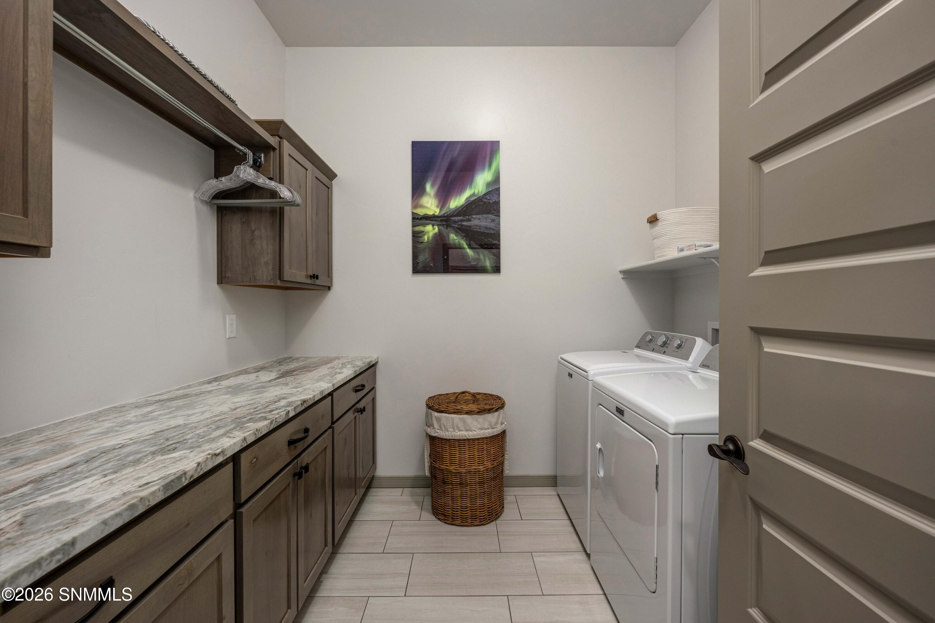 Snappin Homes (RoyalView3993)-41