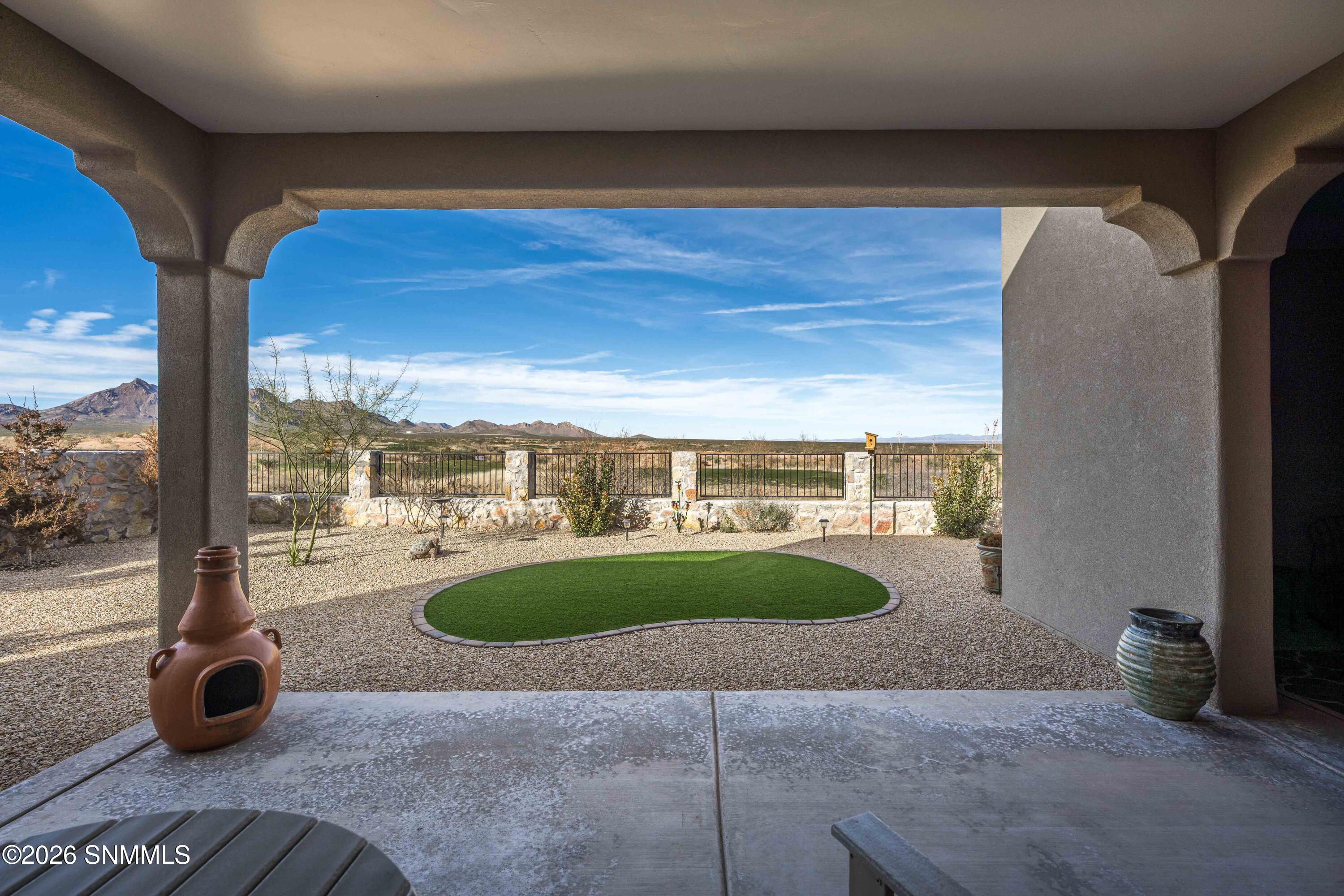 Snappin Homes (RoyalView3993)-43