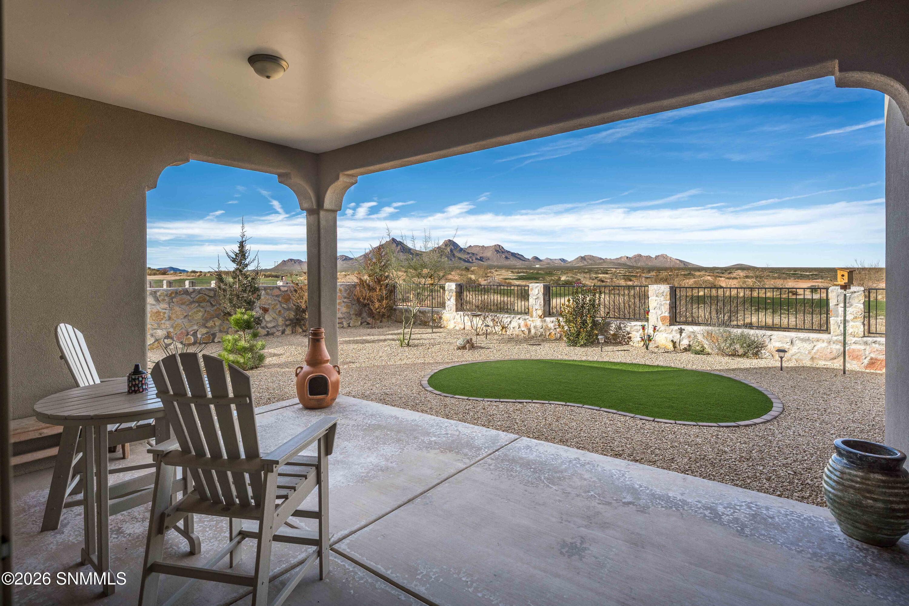 Snappin Homes (RoyalView3993)-42