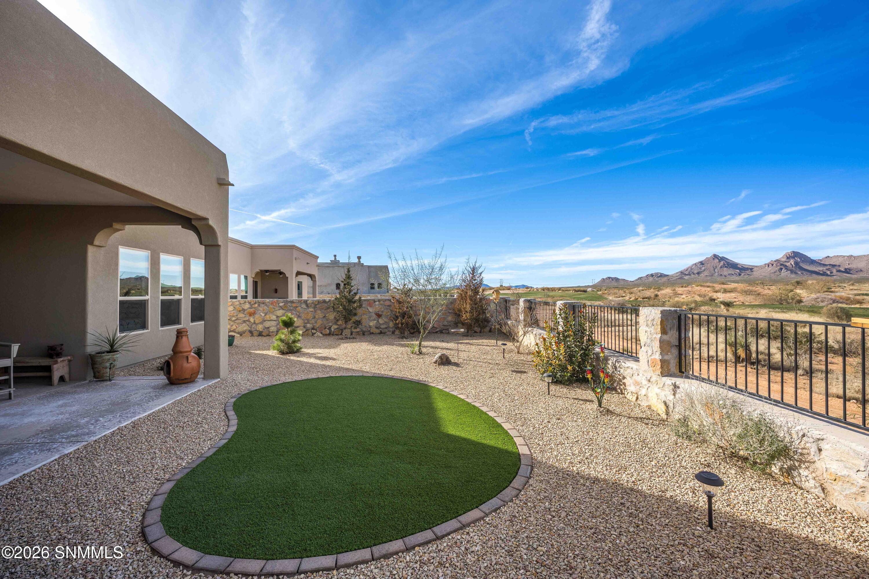 Snappin Homes (RoyalView3993)-53
