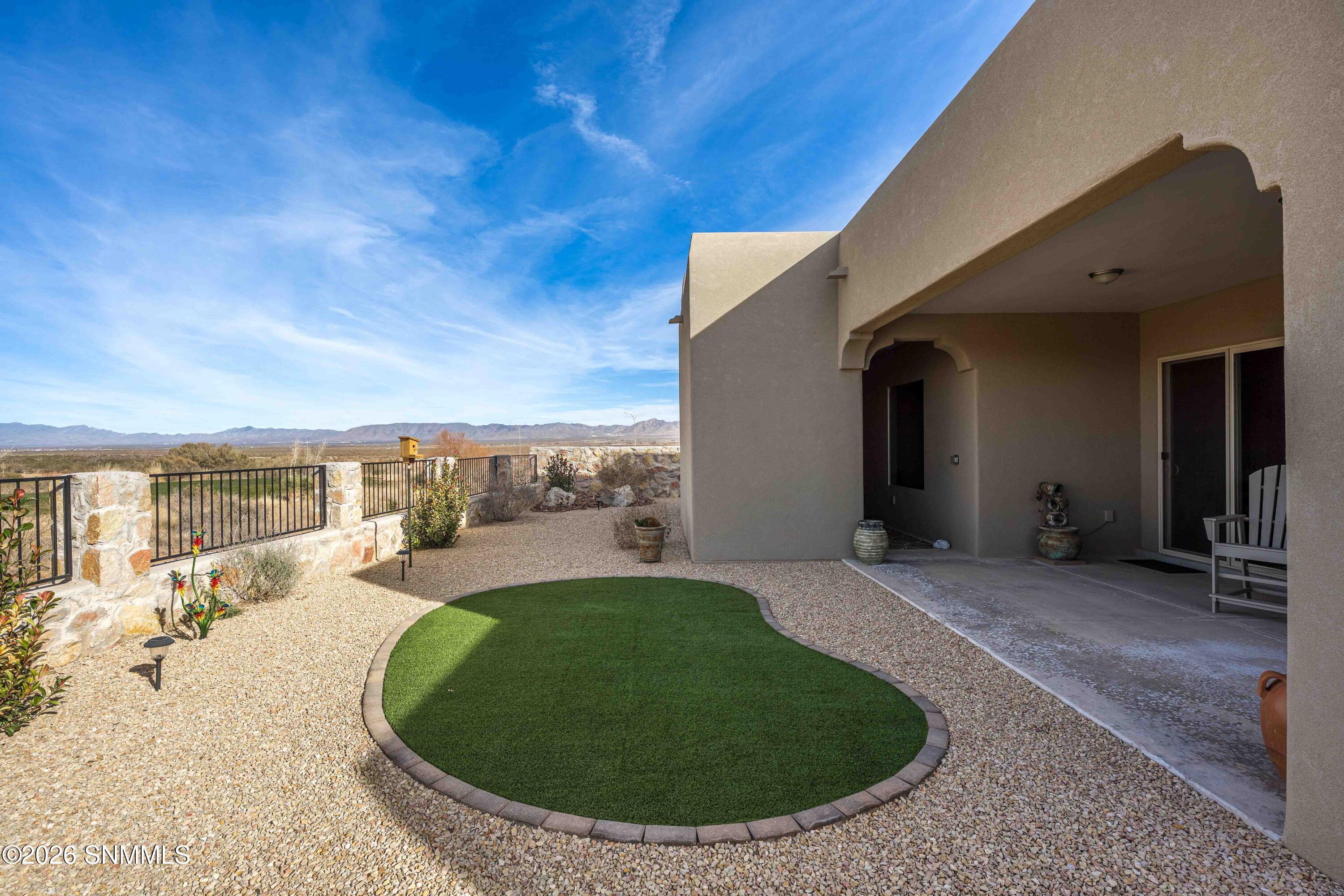 Snappin Homes (RoyalView3993)-48