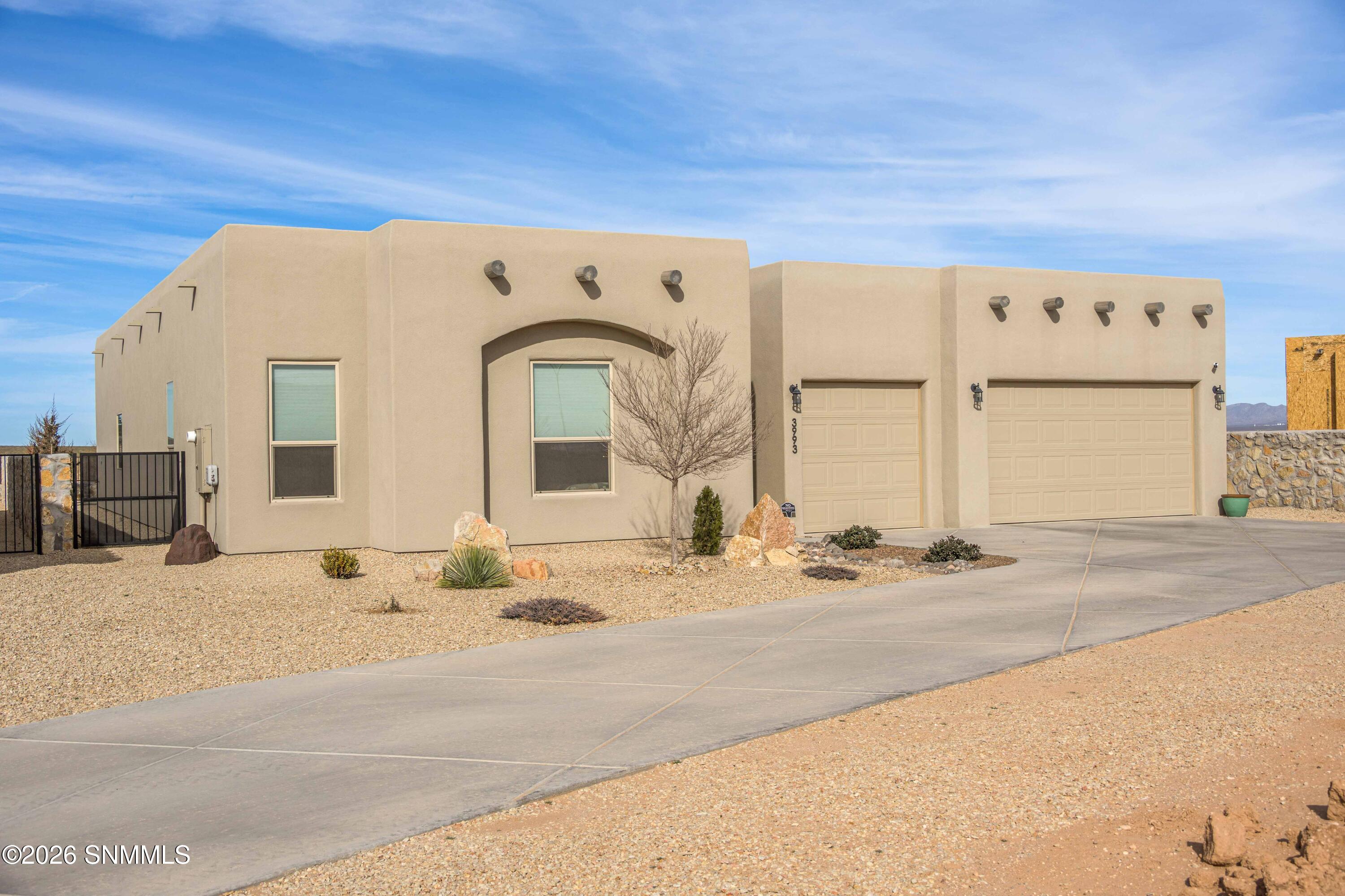 Snappin Homes (RoyalView3993)-2