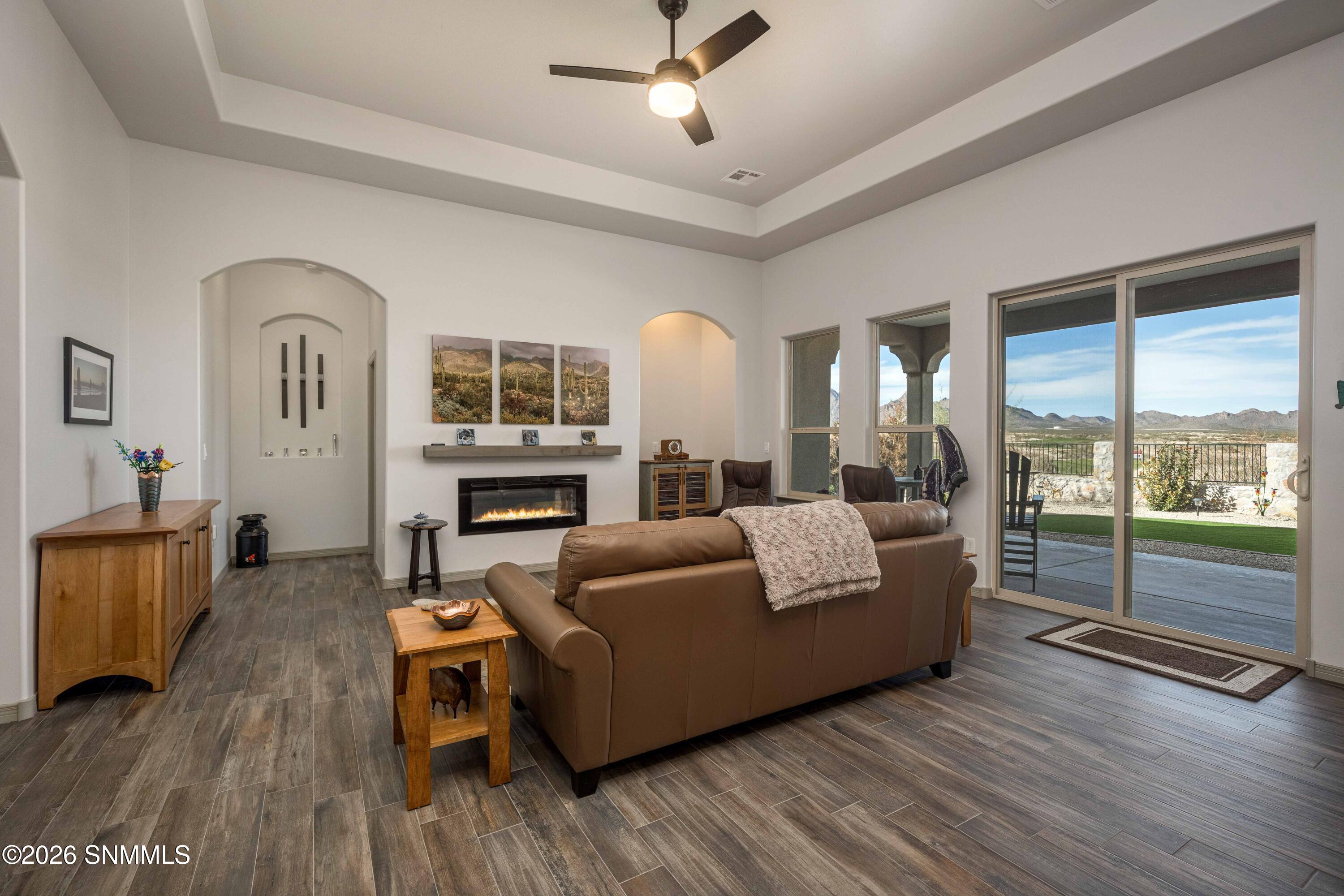 Snappin Homes (RoyalView3993)-8