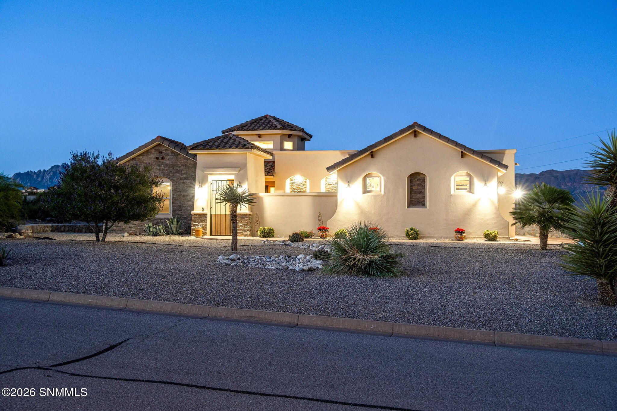 1-web-or-mls-Snappin Homes (CalleDeParad