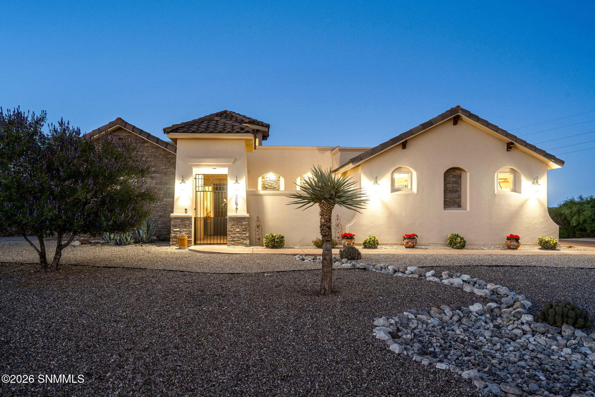 3-web-or-mls-Snappin Homes (CalleDeParad