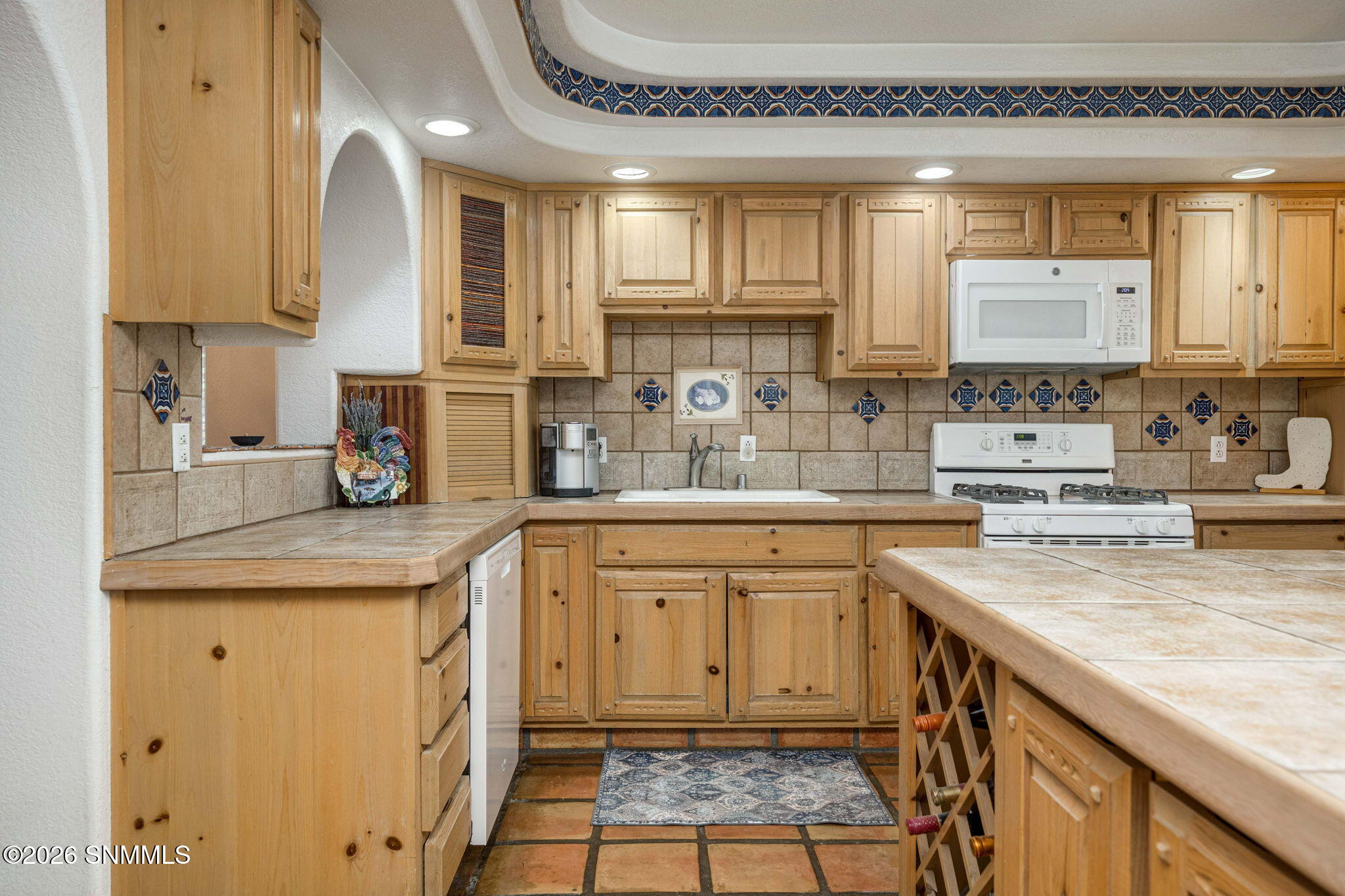 17-web-or-mls-Snappin Homes (Ironshoe945
