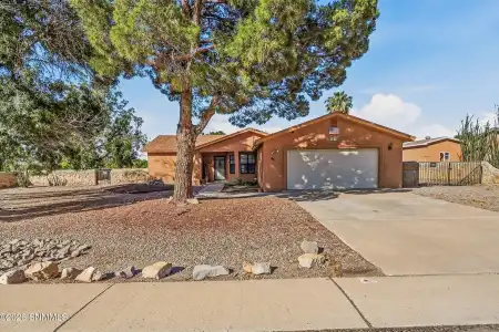 4015 Acala Street, Las Cruces, New Mexico 88005, 3 Bedrooms Bedrooms, ,2 BathroomsBathrooms,Residential,For Sale,Acala,2601728