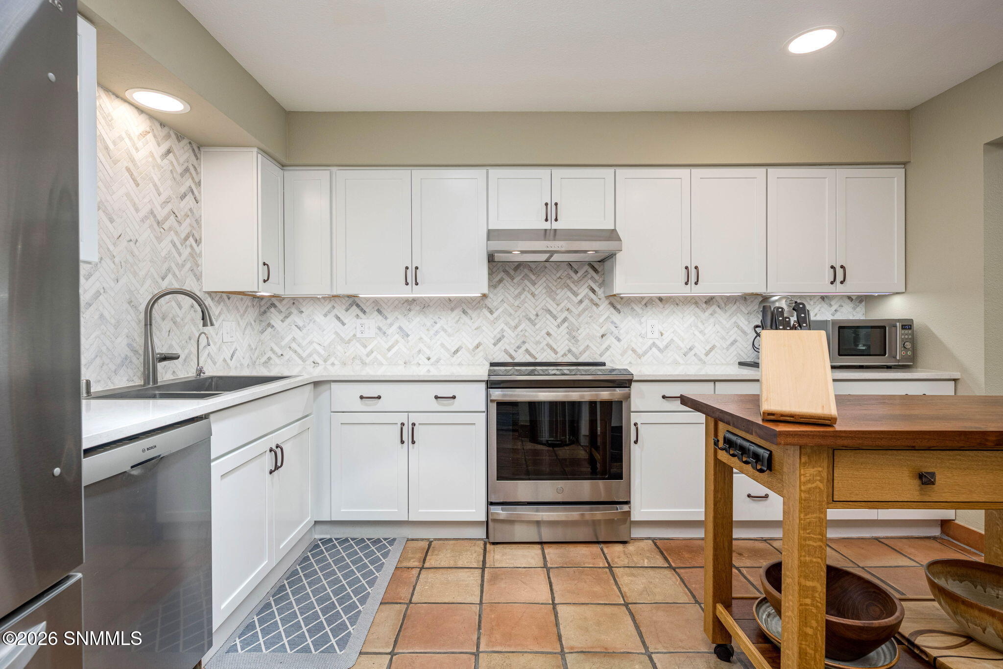 16-web-or-mls-Snappin Homes (Conway905-6