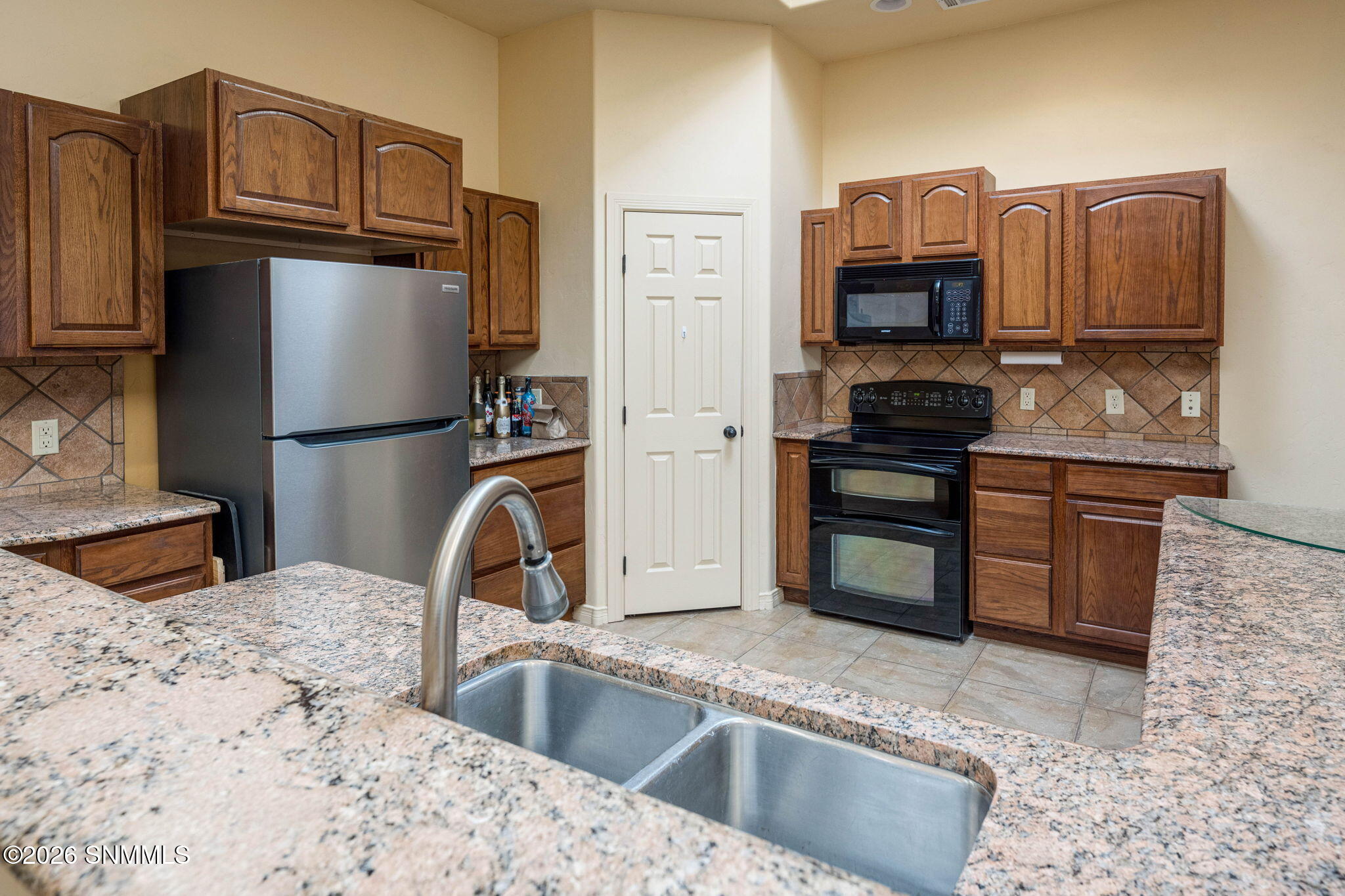 14-web-or-mls-Snappin Homes (Adriatic388