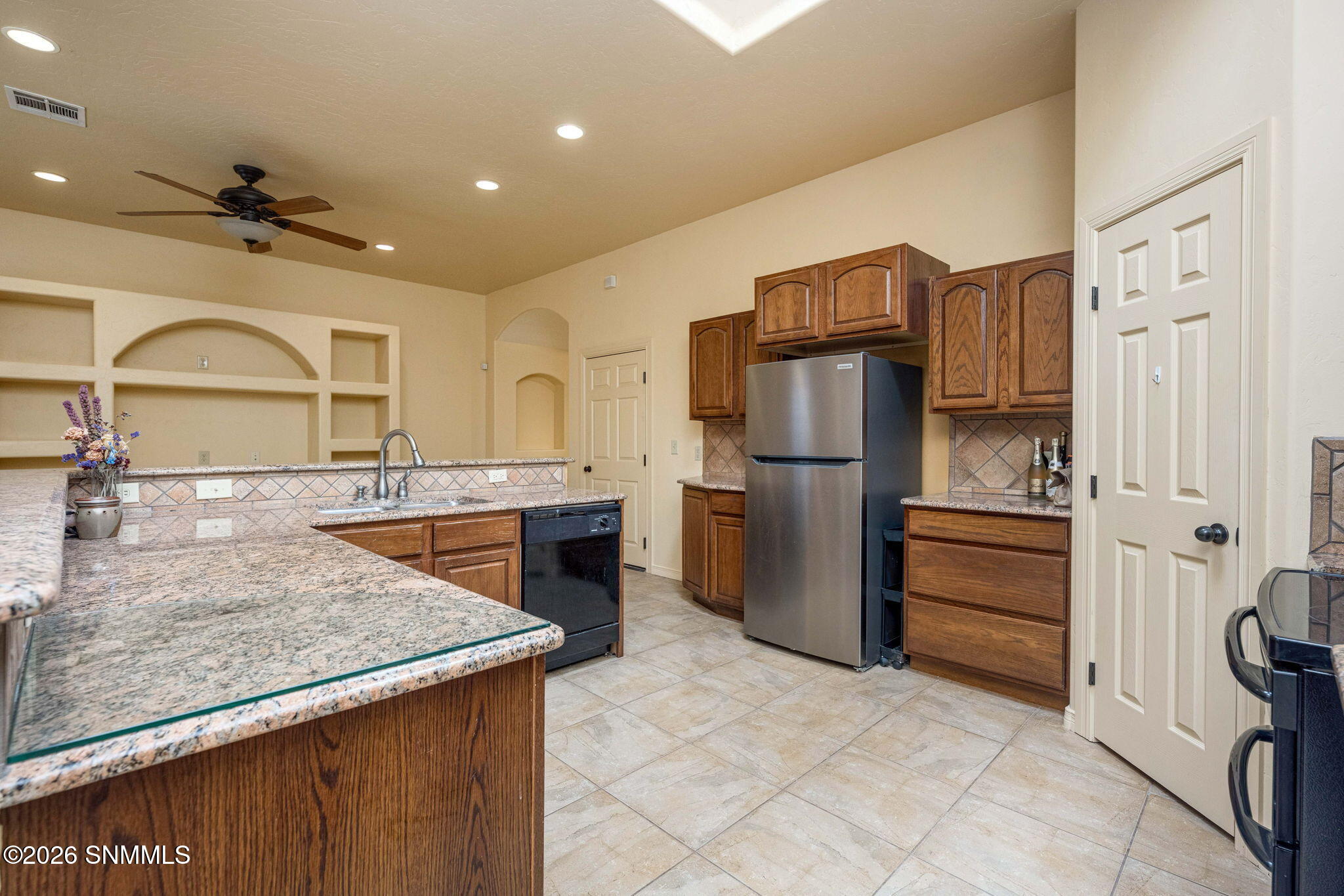 15-web-or-mls-Snappin Homes (Adriatic388