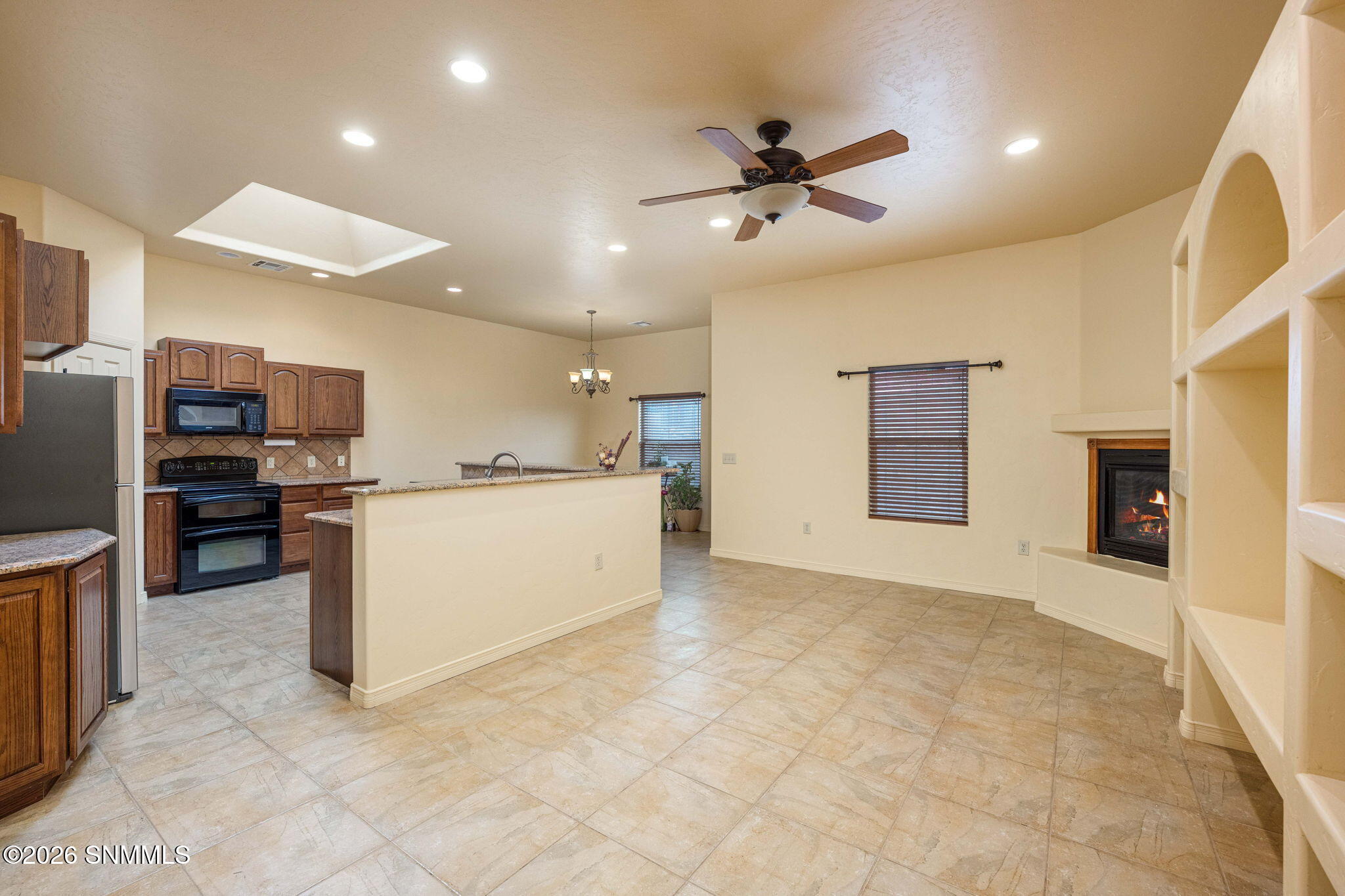 8-web-or-mls-Snappin Homes (Adriatic3884