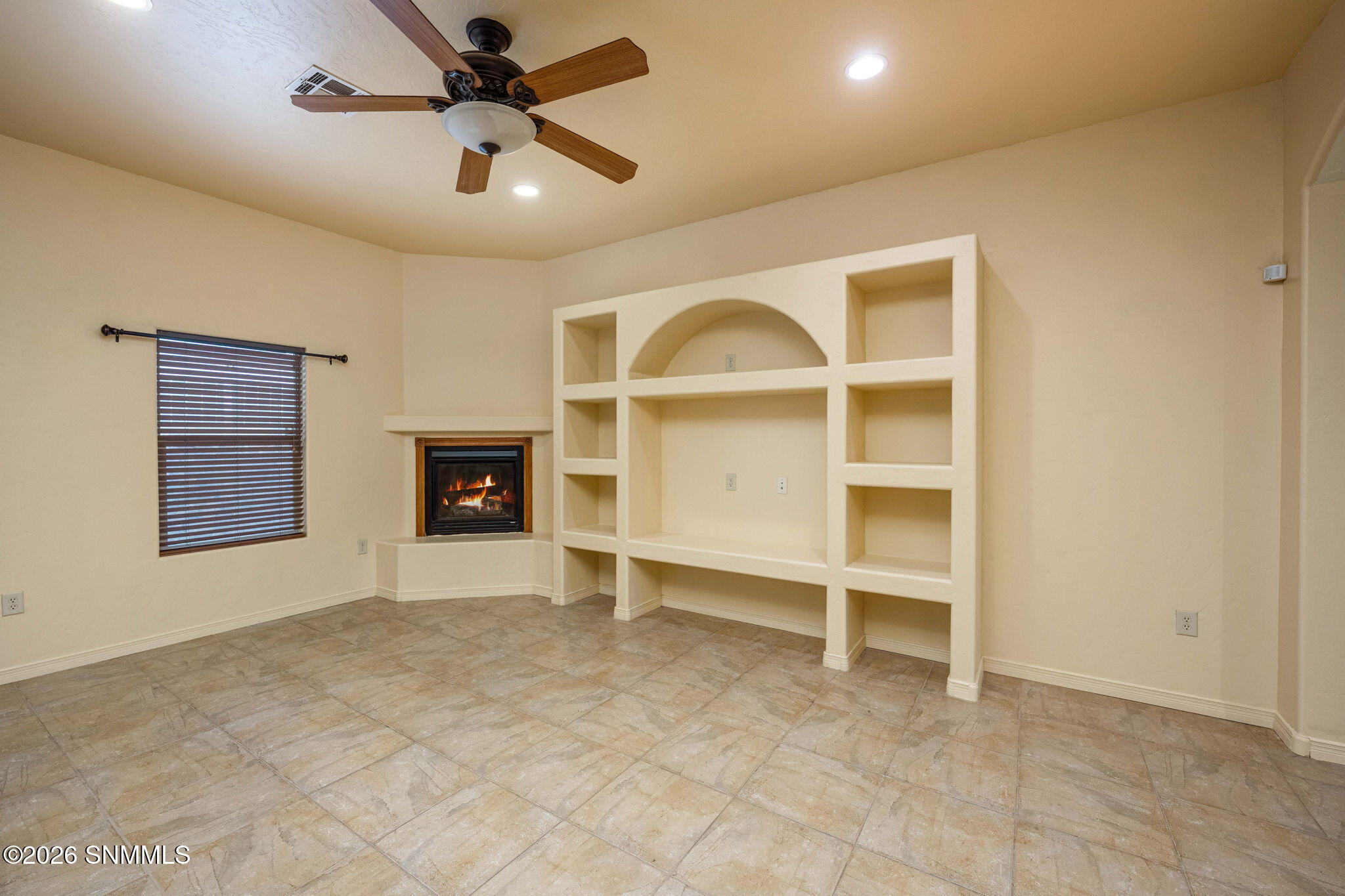 9-web-or-mls-Snappin Homes (Adriatic3884