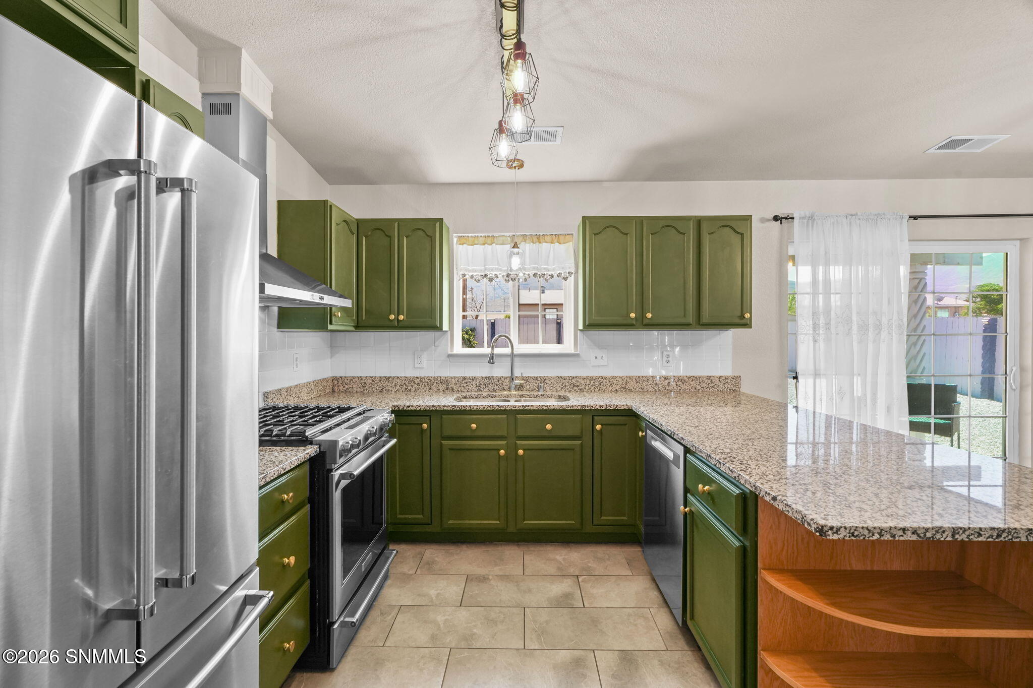 303 Santa Fe Dr-13