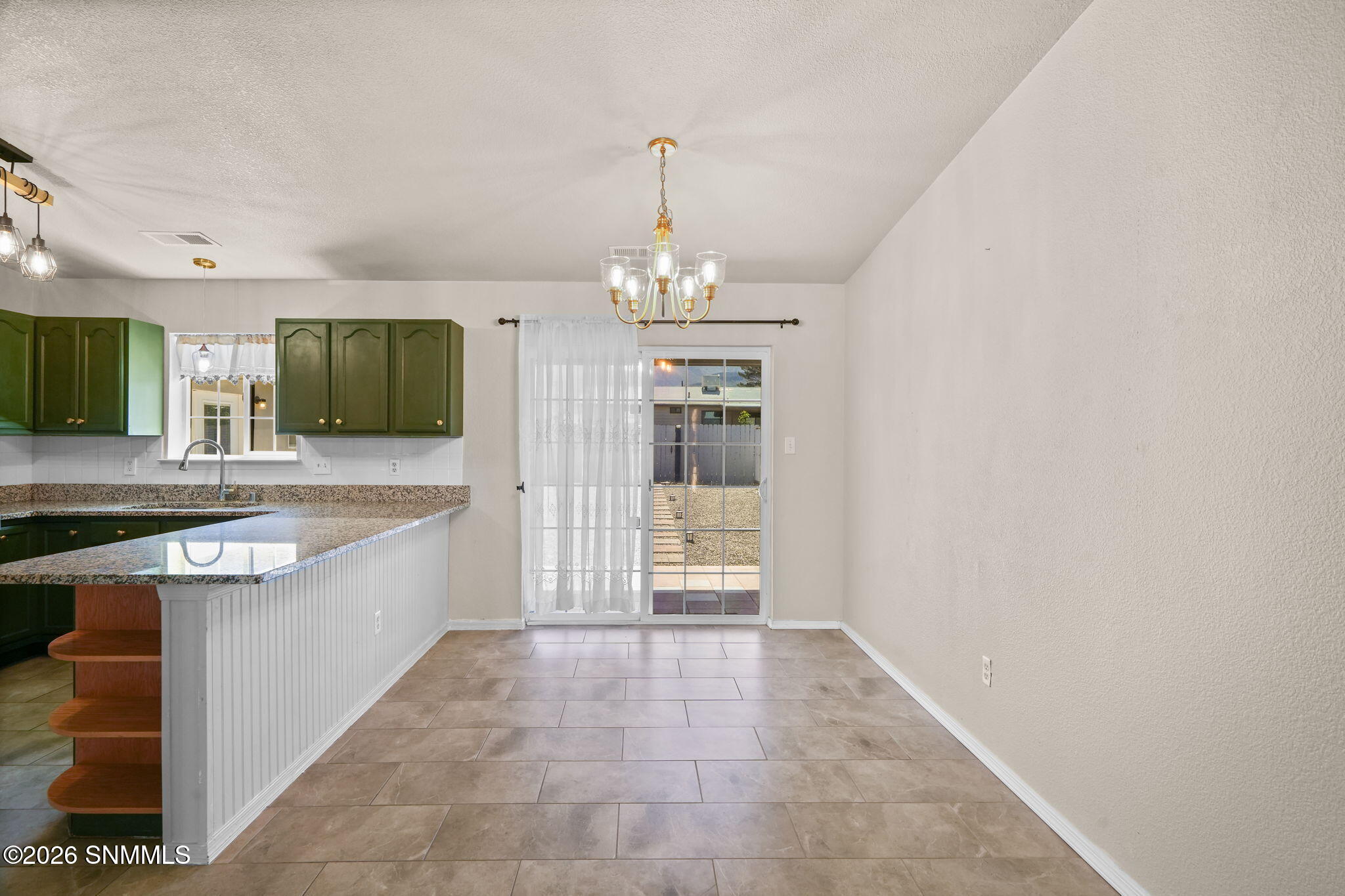 303 Santa Fe Dr-10