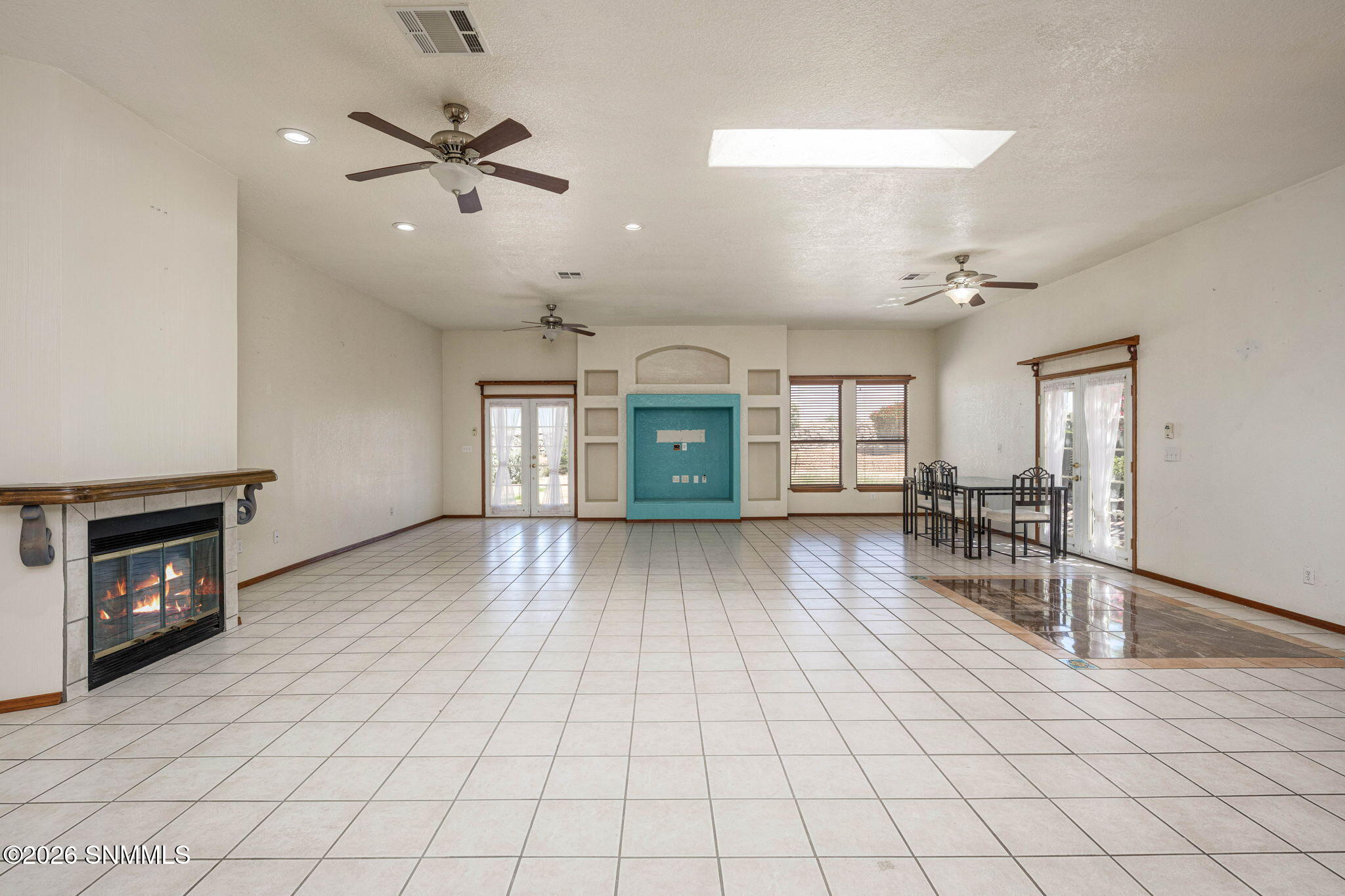 10-web-or-mls-Snappin Homes (Lilac4046)-