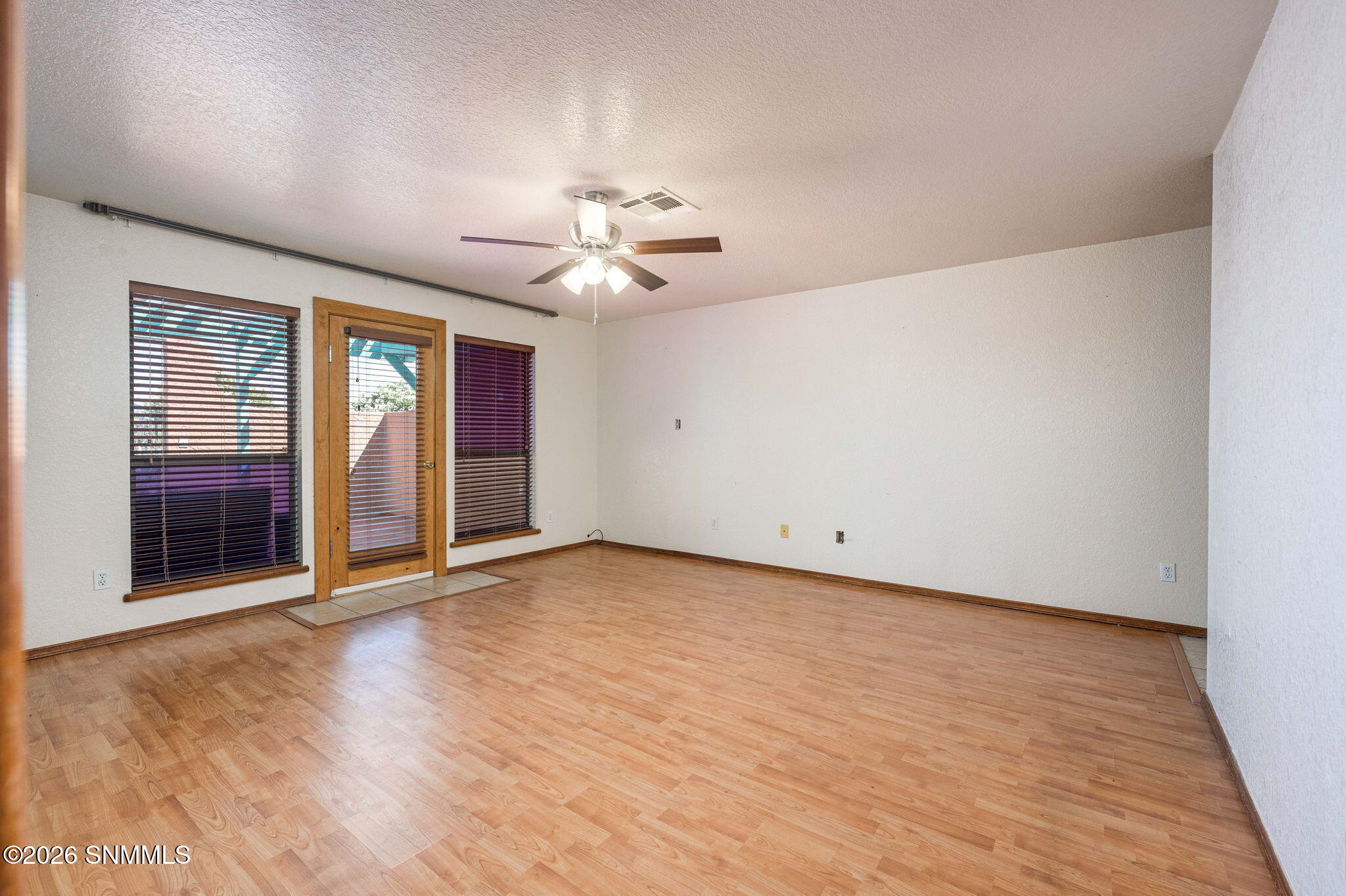 24-web-or-mls-Snappin Homes (Lilac4046)-