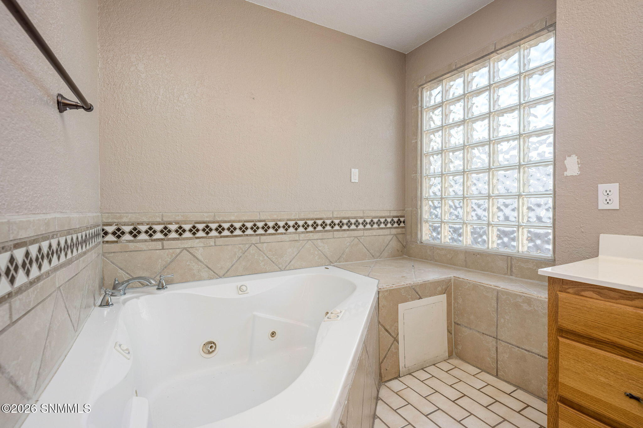 30-web-or-mls-Snappin Homes (Lilac4046)-