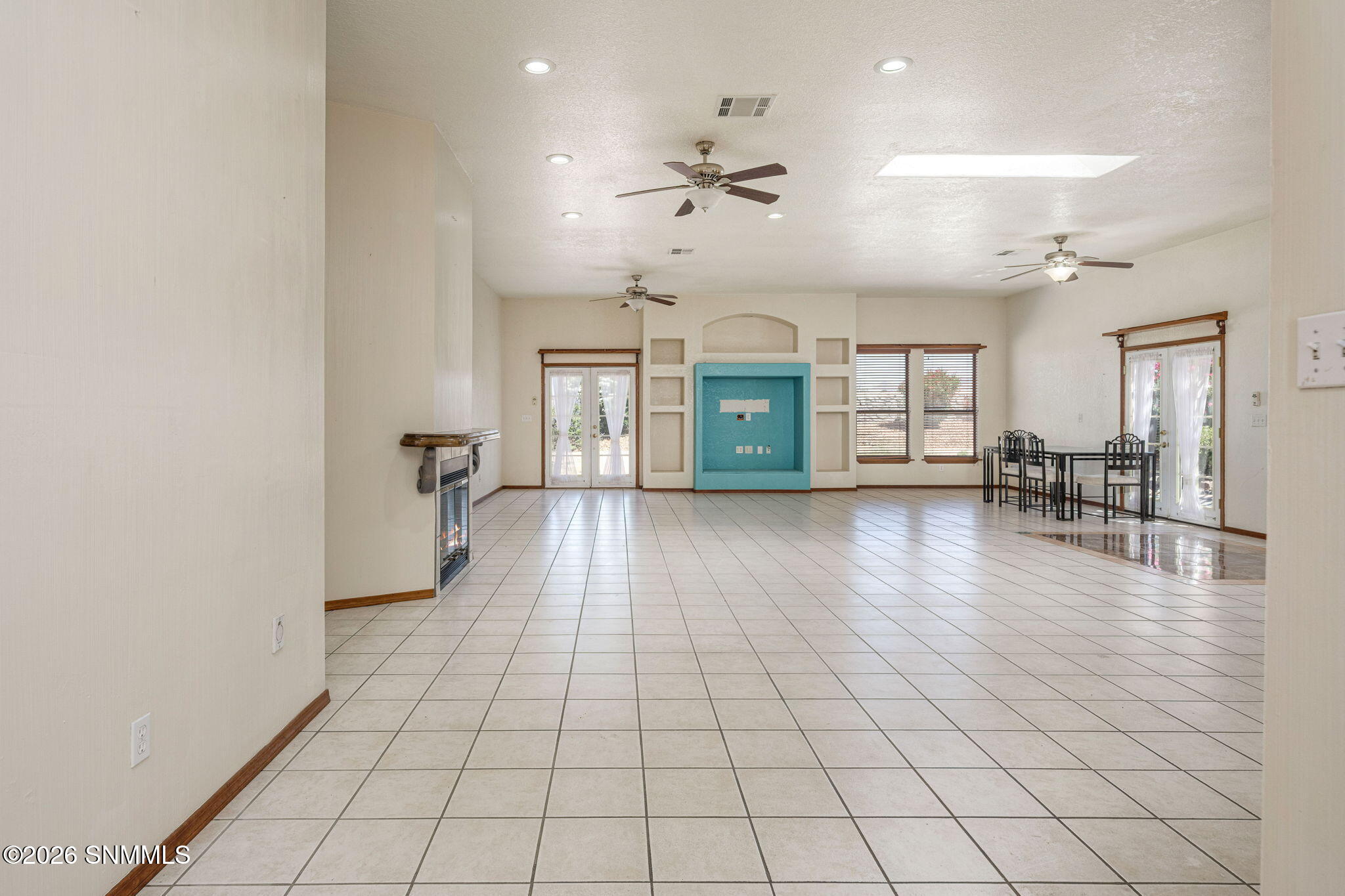 8-web-or-mls-Snappin Homes (Lilac4046)-8