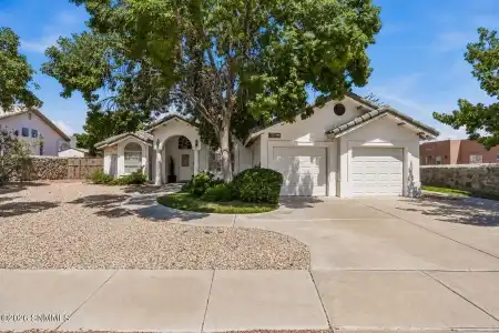 2451 Clearview Drive, Las Cruces, New Mexico 88011, 3 Bedrooms Bedrooms, ,1.75 BathroomsBathrooms,Residential,For Sale,Clearview,2600612