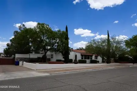 810 Reymond Street, Las Cruces, New Mexico 88005, 3 Bedrooms Bedrooms, ,3 BathroomsBathrooms,Residential,For Sale,Reymond,2601784