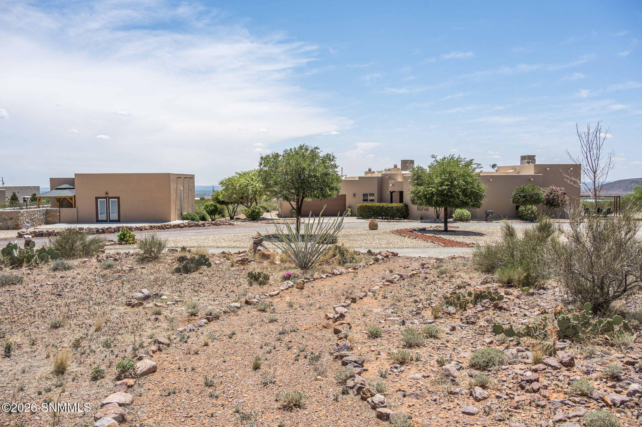 1-web-or-mls-Snappin Homes (ApexMine5006