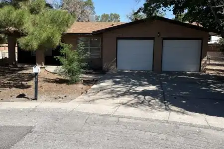 1820 Camelot Drive, Las Cruces, New Mexico 88005, 3 Bedrooms Bedrooms, ,1.75 BathroomsBathrooms,Residential,For Sale,Camelot,2601797