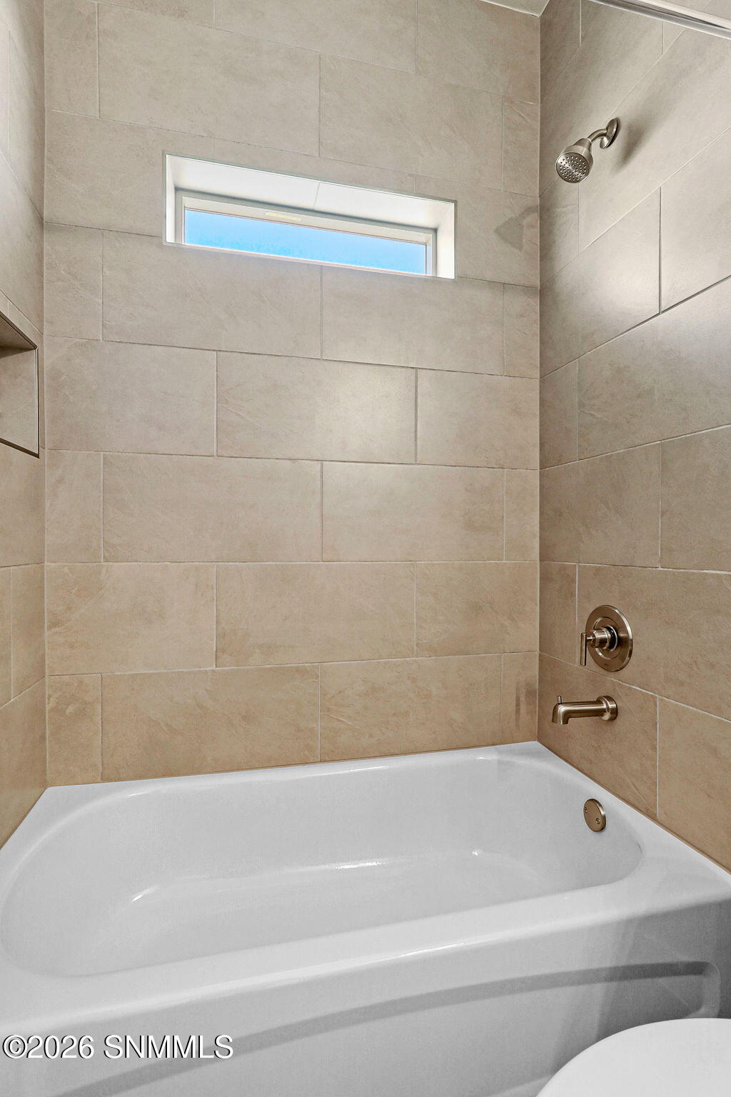 Guest Tub/Shower