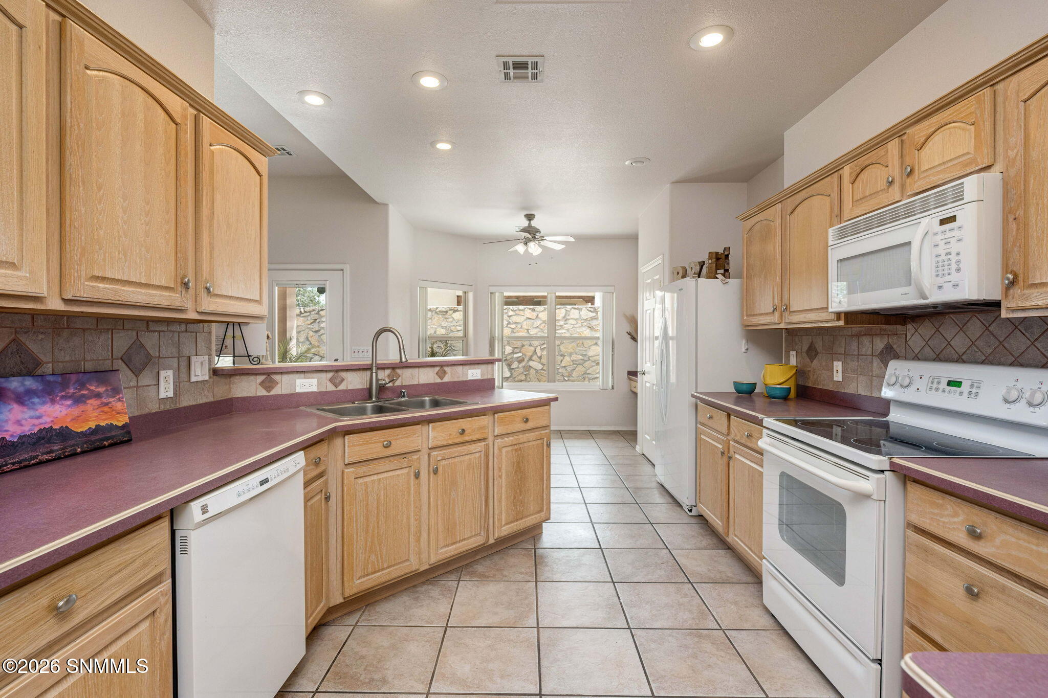 15-web-or-mls-Snappin Homes (Mojave4158)