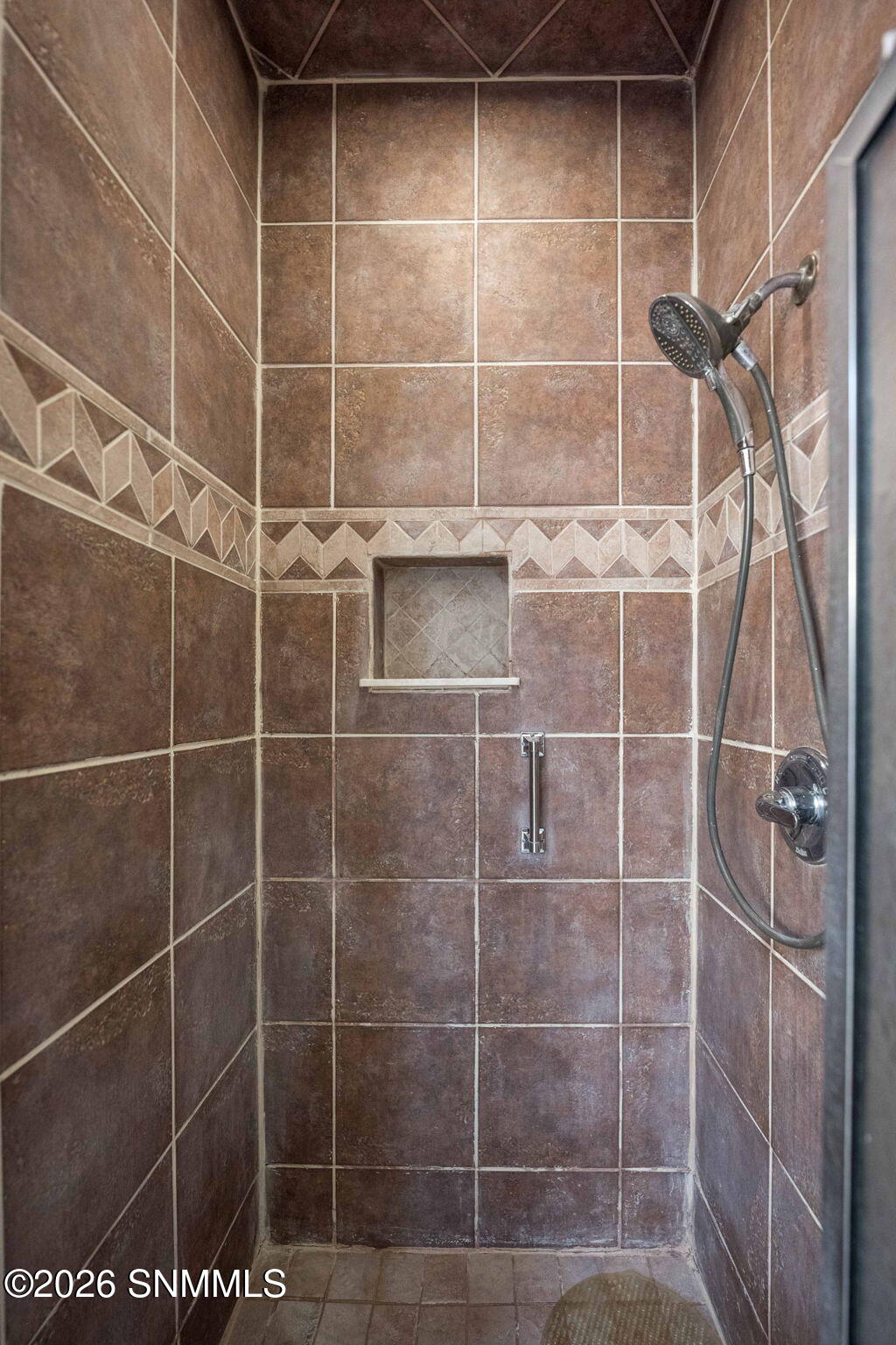 24-web-or-mls-Snappin Homes (Mojave4158)