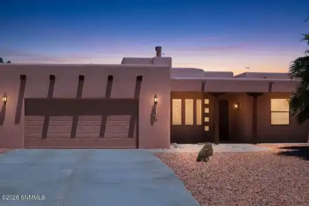 2462 Conchas Lane, Las Cruces, New Mexico 88011, 3 Bedrooms Bedrooms, ,2 BathroomsBathrooms,Residential,For Sale,Conchas,2601829