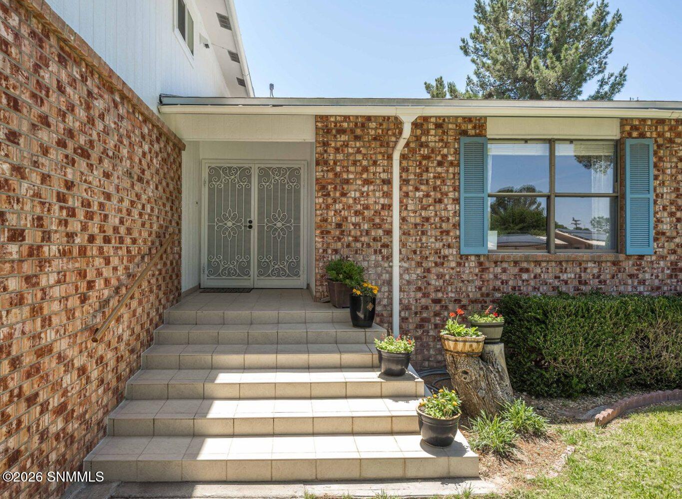 03-Front Steps - 612 Lenox Ave