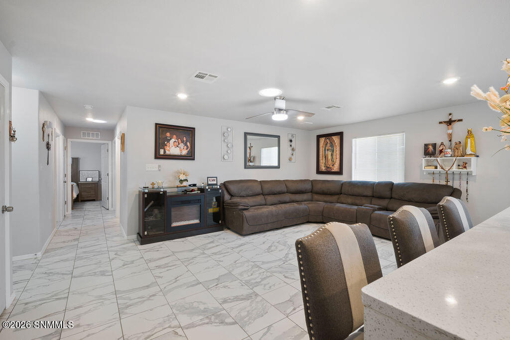 620 Livingroom