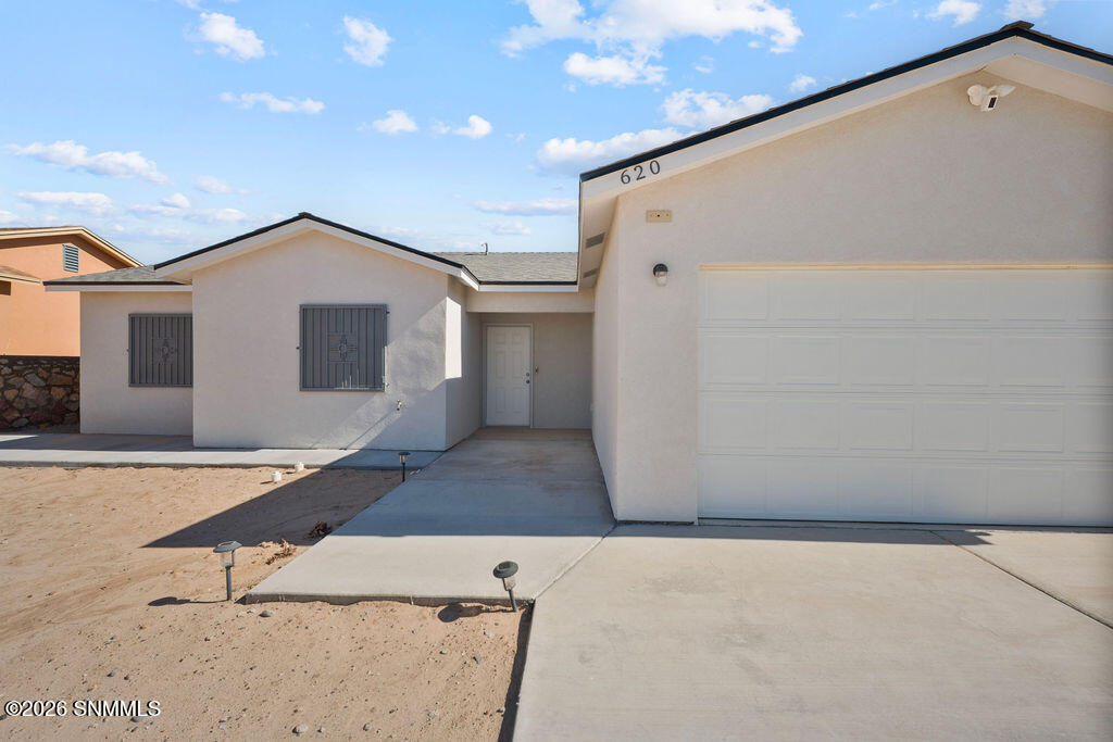 620 Vargas Front