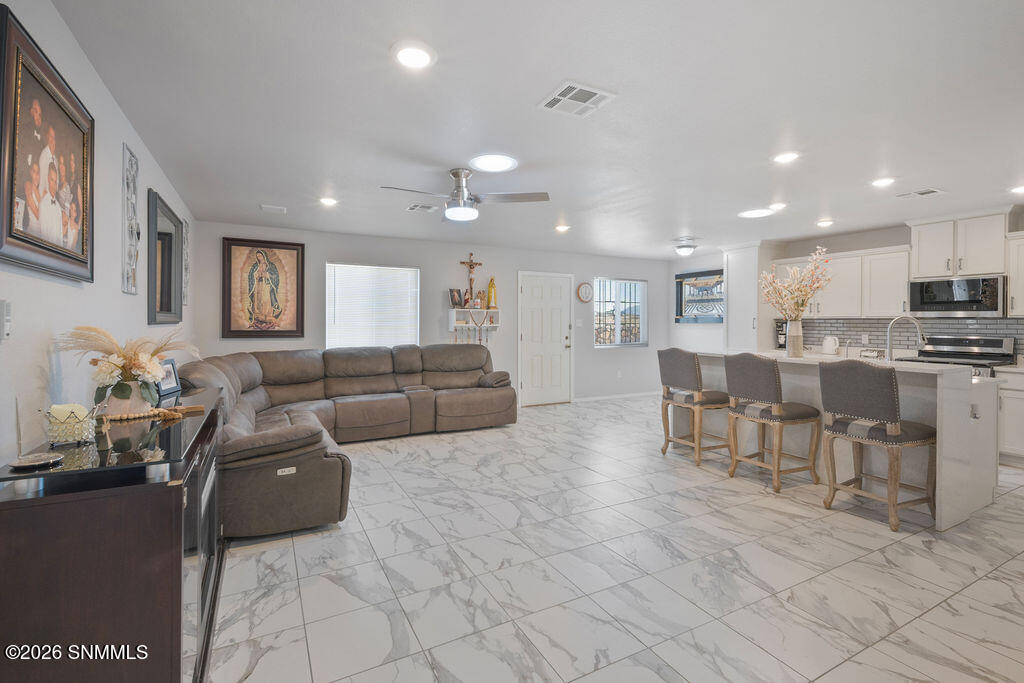620 Living room #3