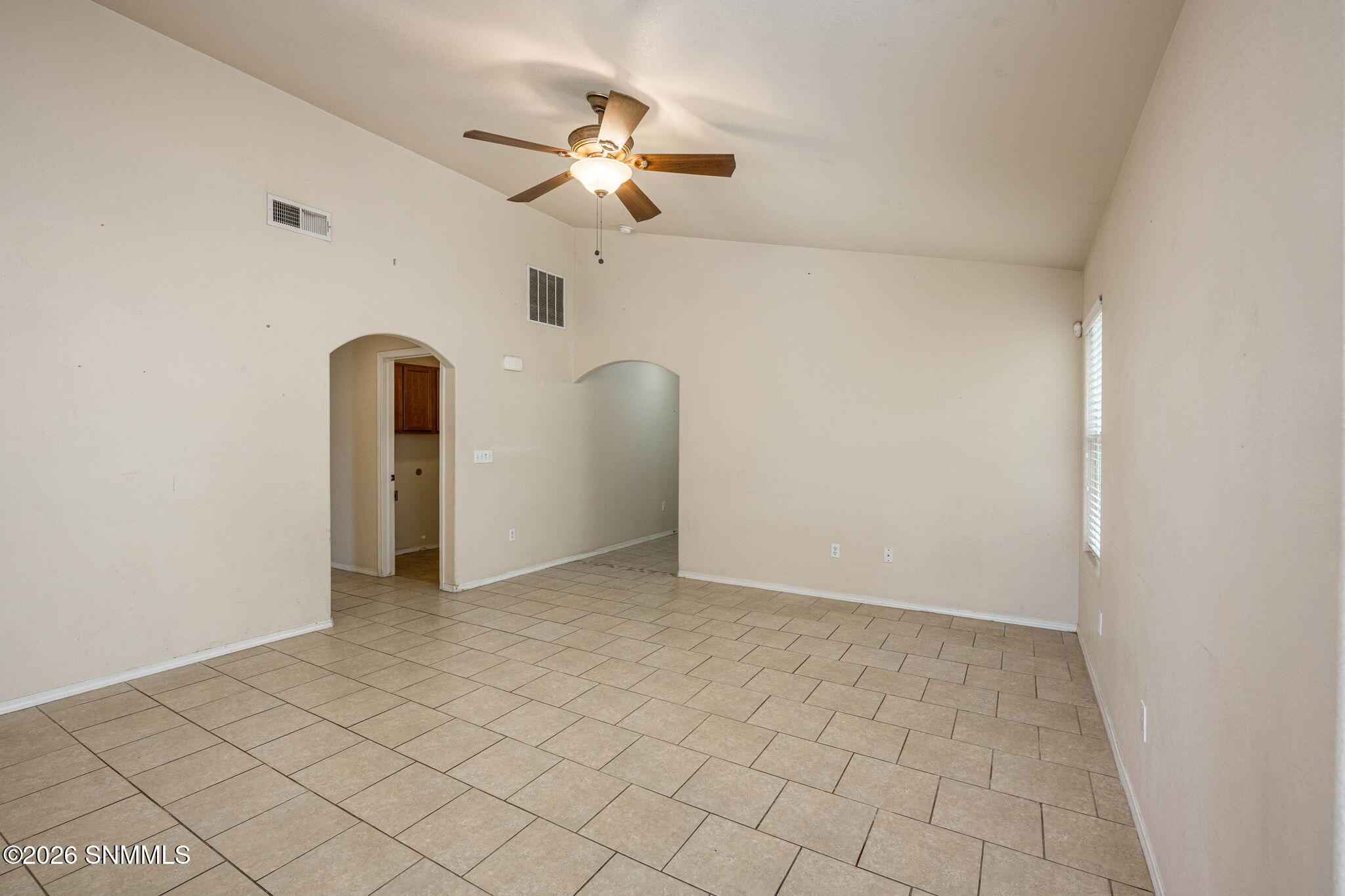 8-web-or-mls-Snappin Homes (Borroughs288