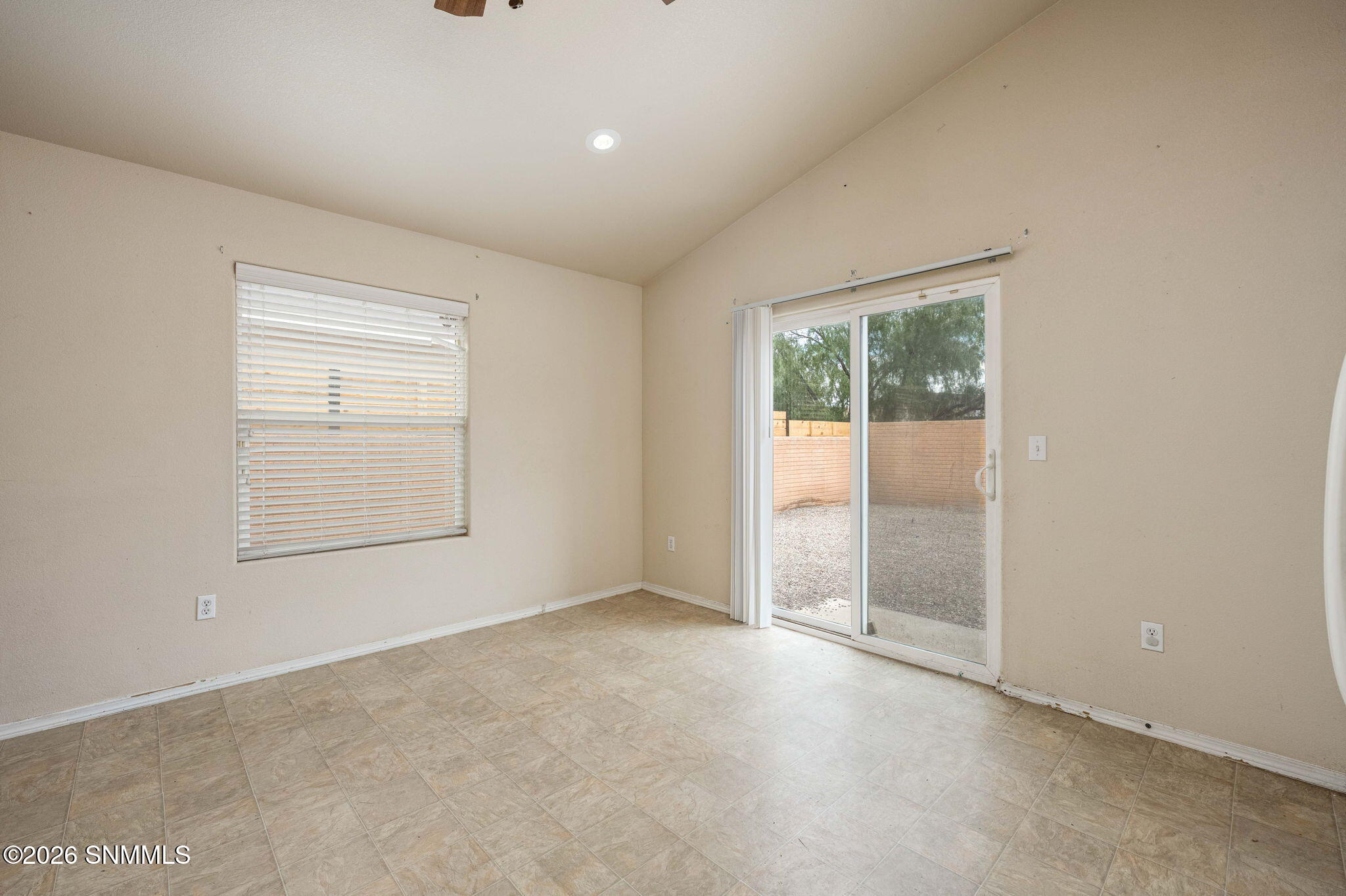 13-web-or-mls-Snappin Homes (Borroughs28