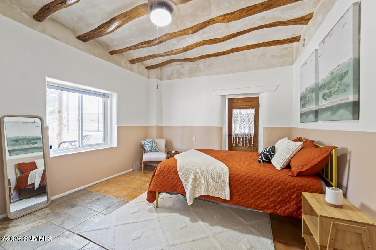 Hommati.com-393_E_San_Miguel_St_NM-06-12