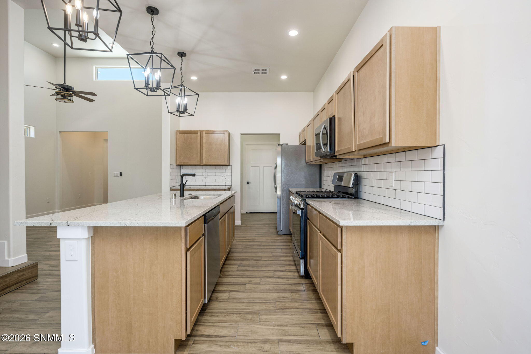 16-web-or-mls-Snappin Homes (MissionNuev