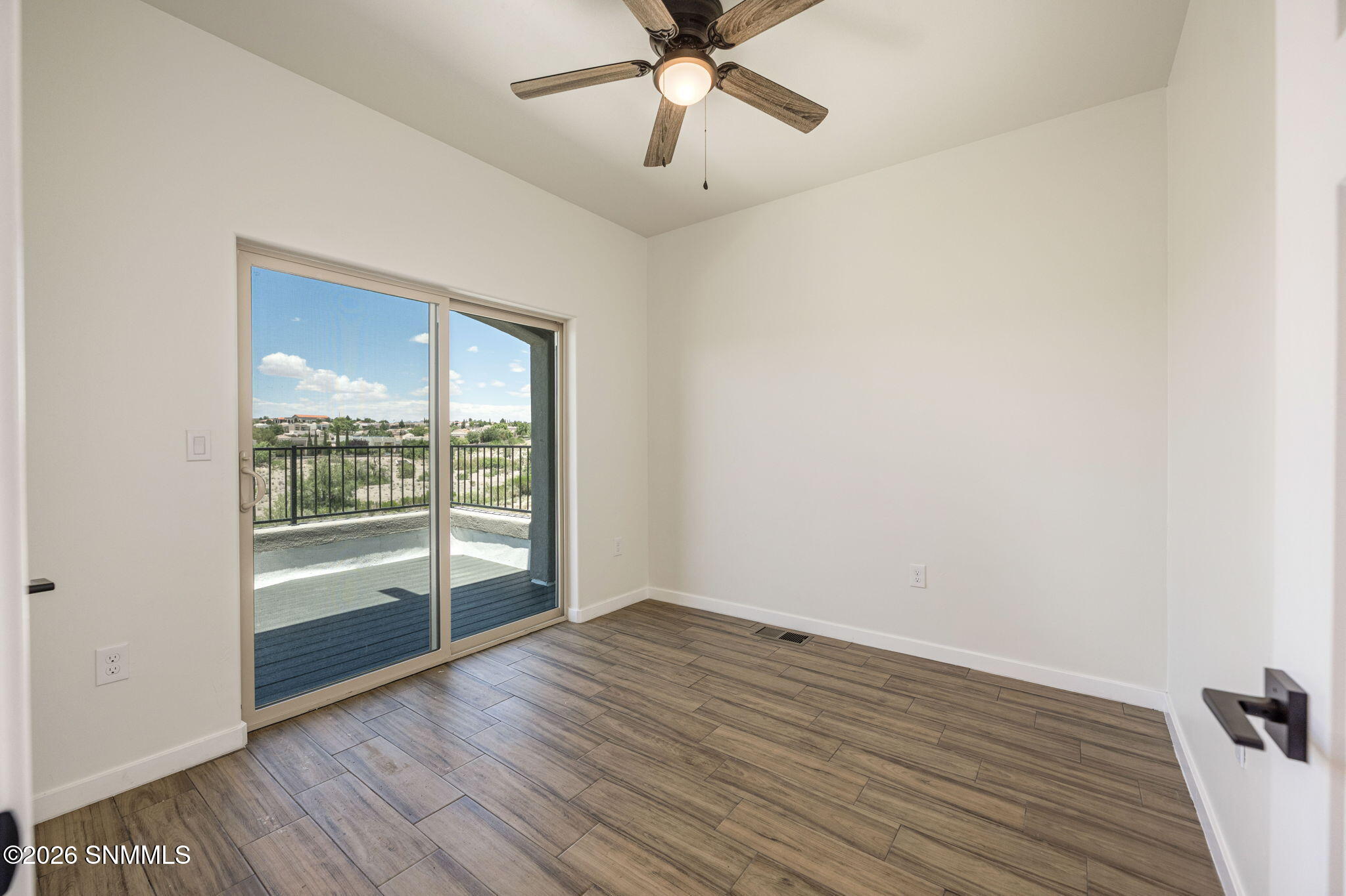 35-web-or-mls-Snappin Homes (MissionNuev