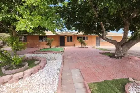 1032 Ash Avenue, Las Cruces, New Mexico 88001, 3 Bedrooms Bedrooms, ,2 BathroomsBathrooms,Residential,For Sale,Ash,2601849