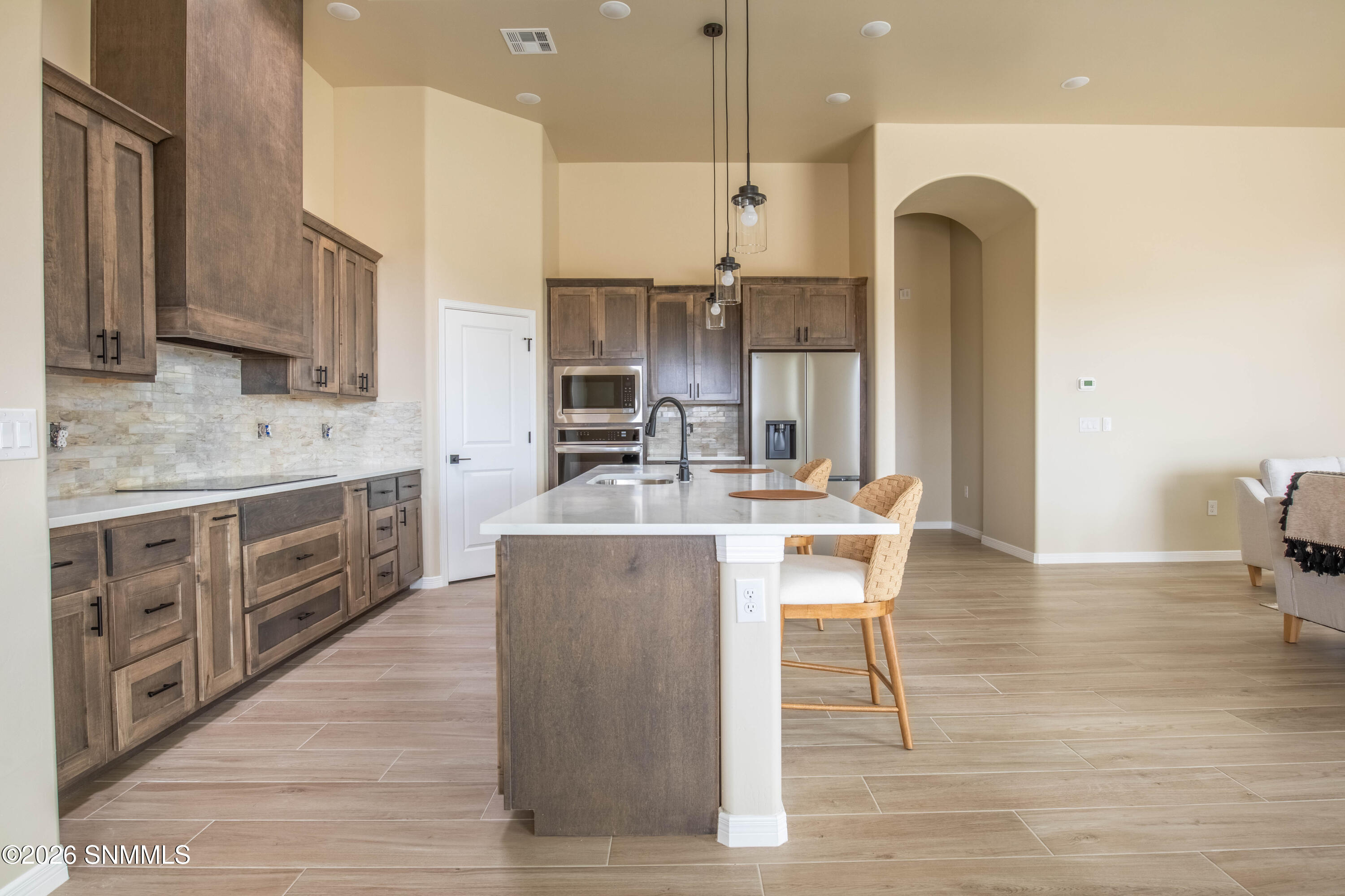 3541Belmont-10