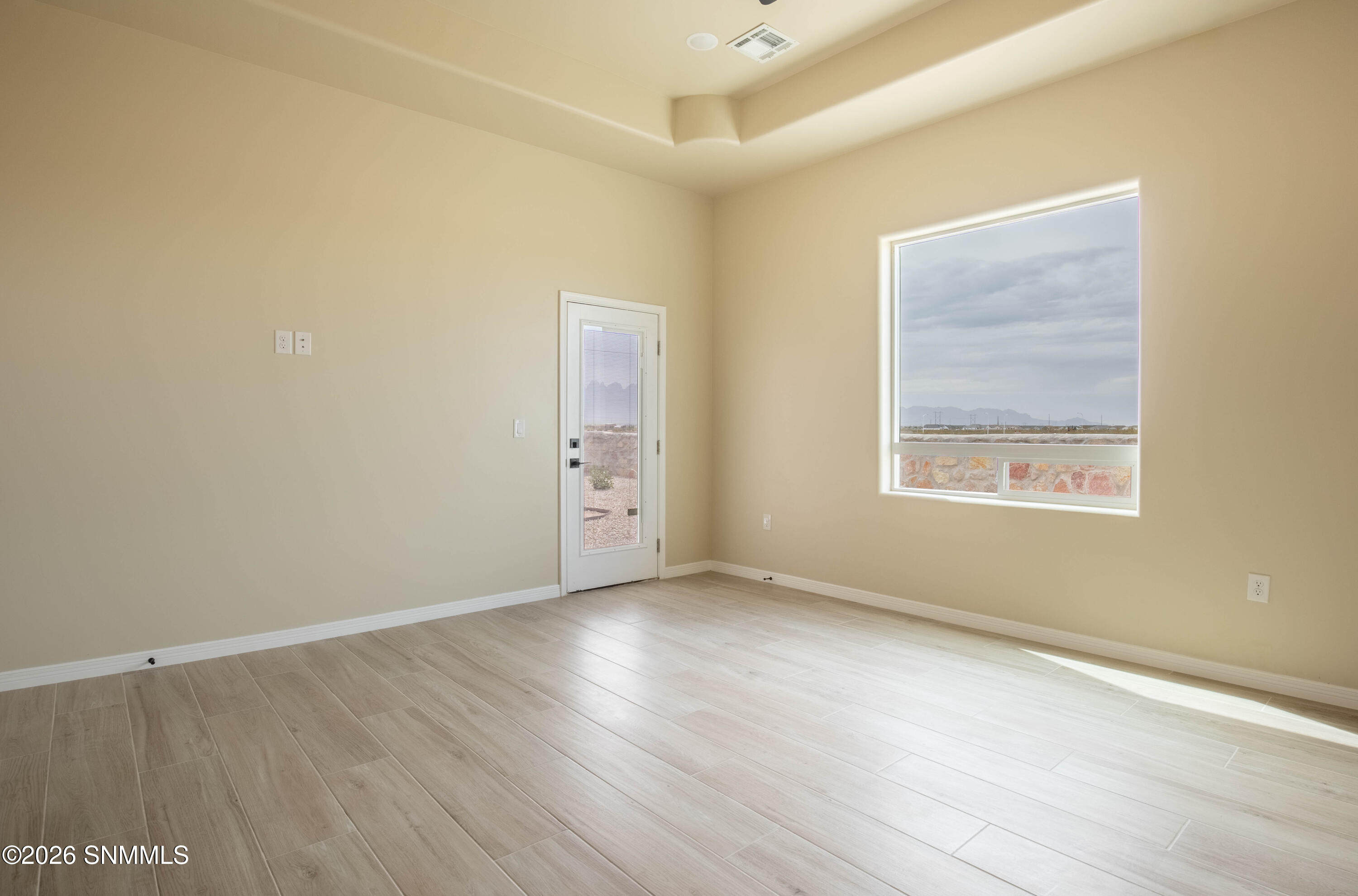 3541Belmont-19